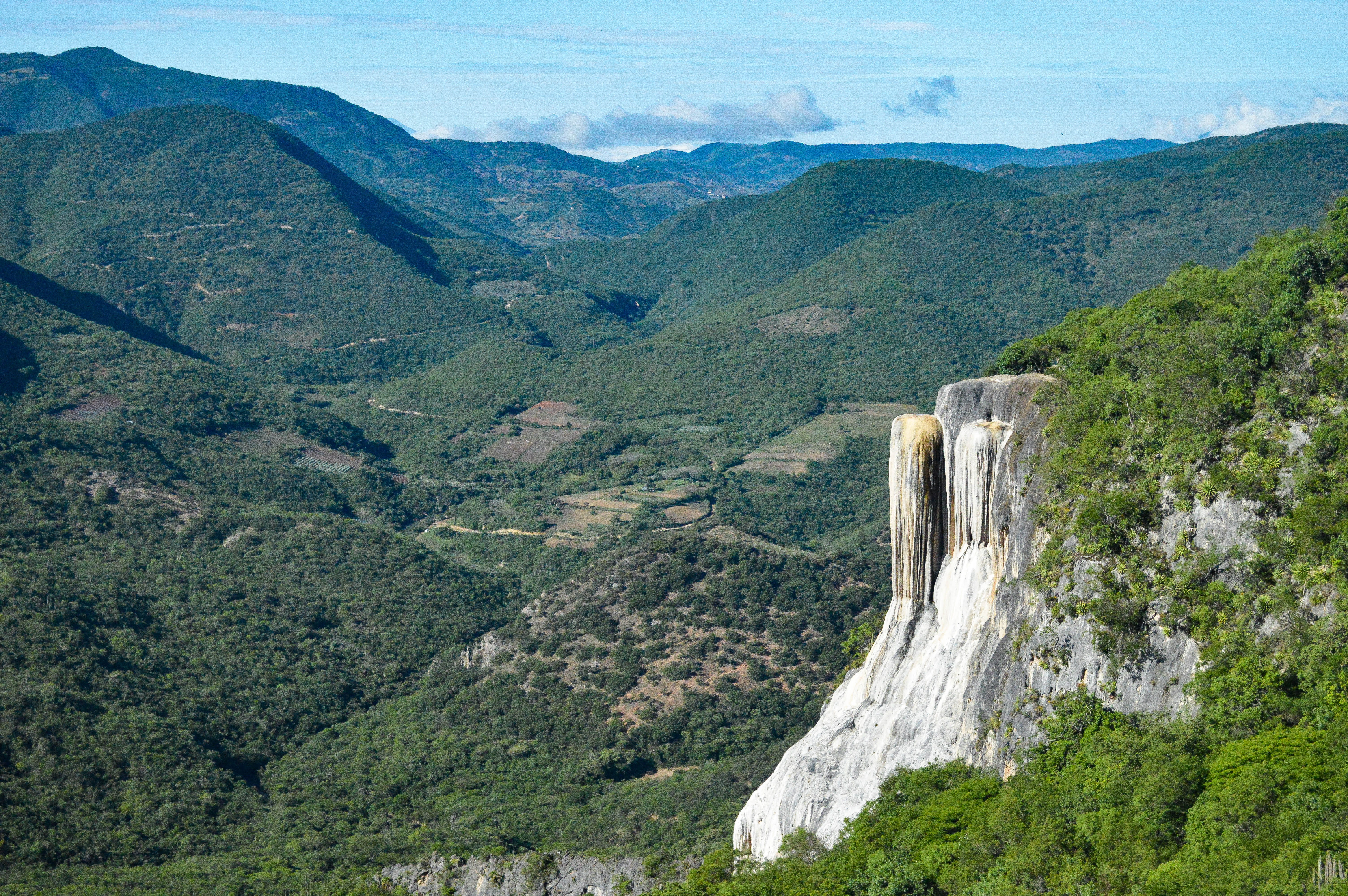mountain range, forest, day, mountain, scenics - nature, motion, non-urban scene, tranquil scene, land, water, hiervo el agua, tranquility, plant, beauty in nature, HD Wallpaper