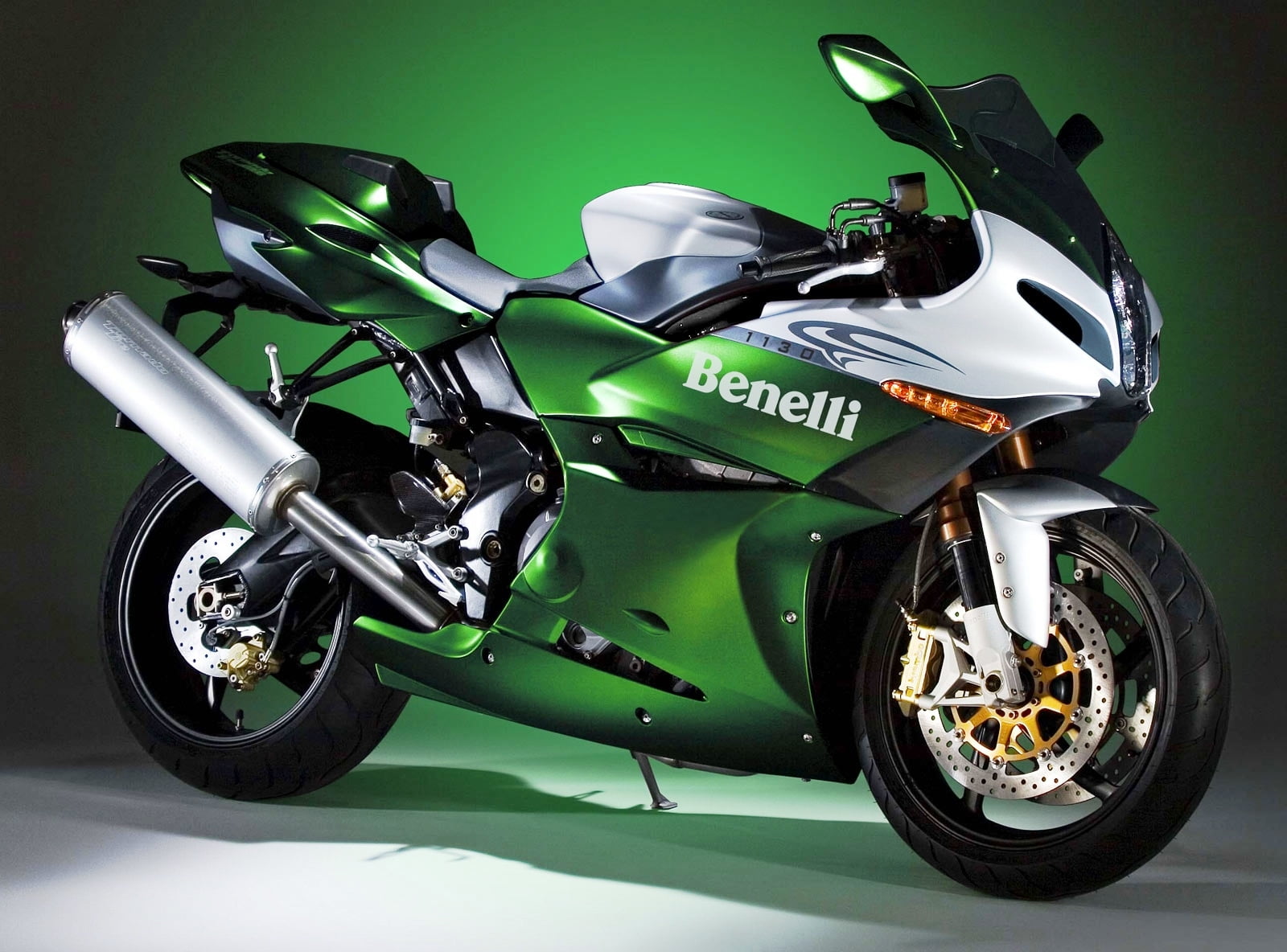 clean, close-up, green color, nature, sport, metal, bicycle, indoors, Benelli, motorcycle, white, wheel, tire, transportation, mode of transportation, chrome, HD Wallpaper