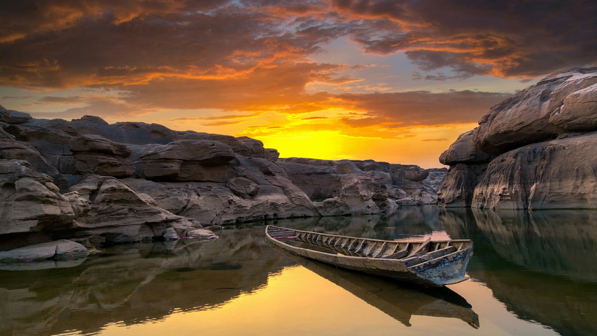 eroded, rock - object, tranquility, sky, sam pan bok, water, waterfront, cloud - sky, reflection, rock, solid, moored, calm, nature, evening, mae khong river, HD Wallpaper