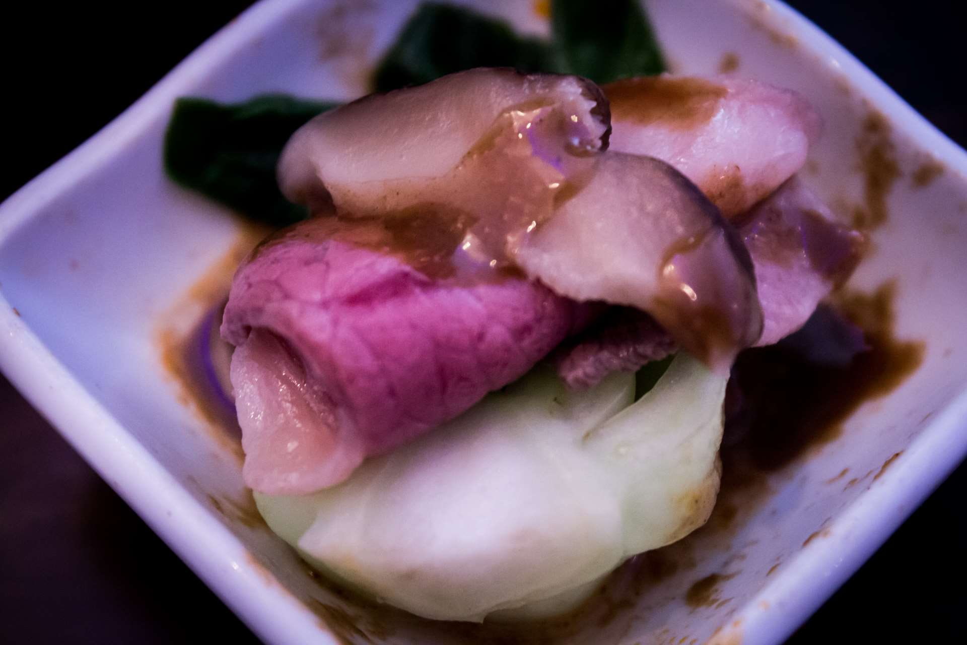 1080P, close-up, food, meal, vegetable, plate, no people, chinese, beef, food and drink, wellbeing, small plate, selective focus, freshness, indoors, purple, HD Wallpaper