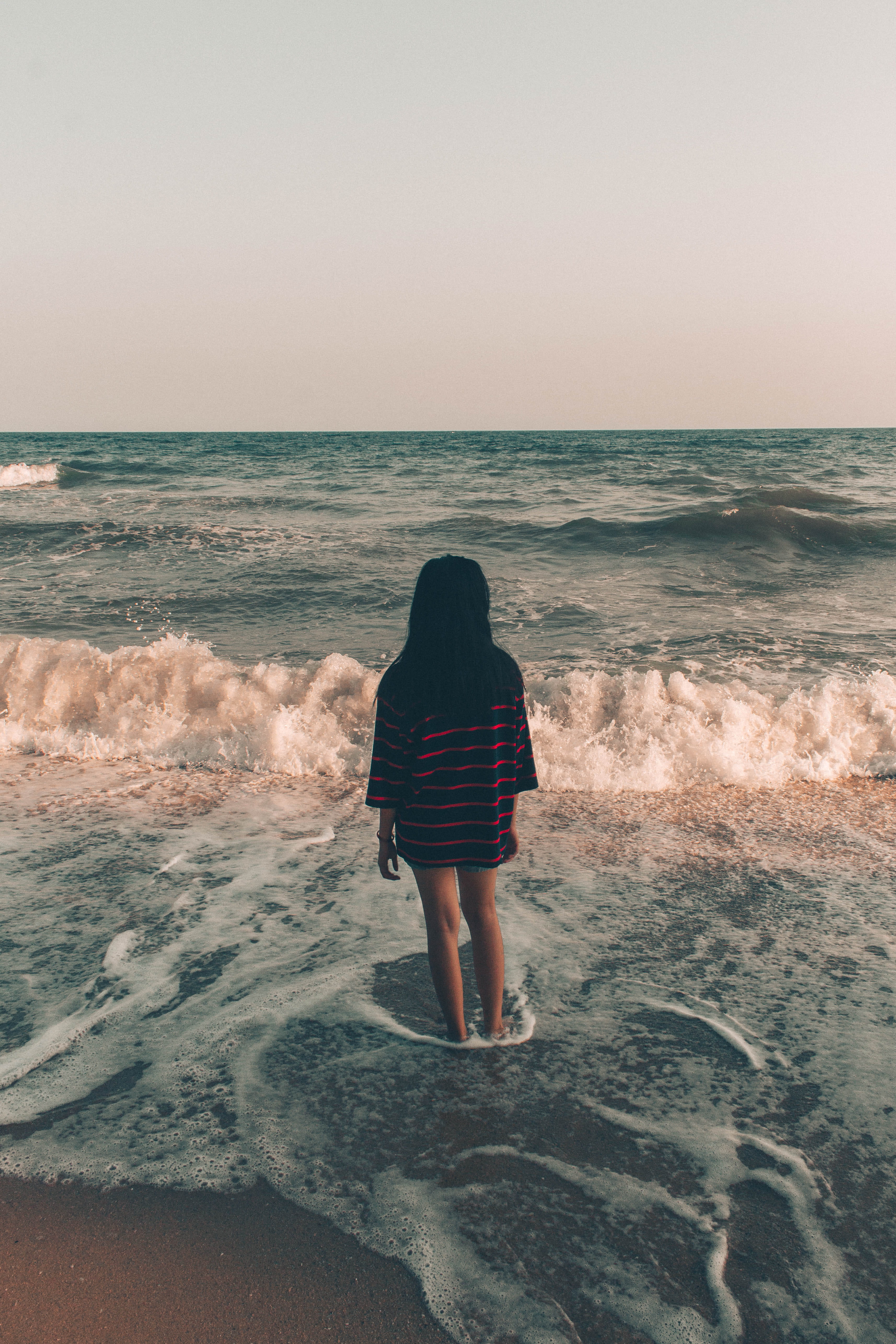 mũi né, girl, travel, horizon, phan thiet, real people, one person, scenics - nature, lonely, holiday, hairstyle, motion, horizon over water, sunset, beauty in nature, Phone HD Wallpaper