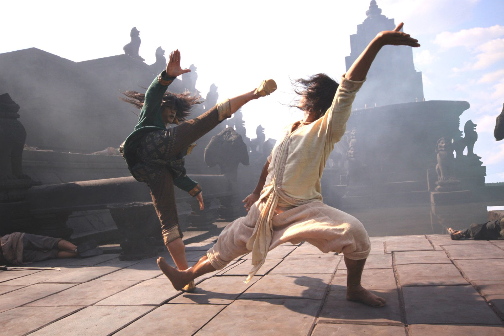 Movie, sky, human arm, group of people, sunlight, outdoors, Tony Jaa, performance, enjoyment, real people, Fight, togetherness, people, full length, Ong-Bak 3, HD Wallpaper