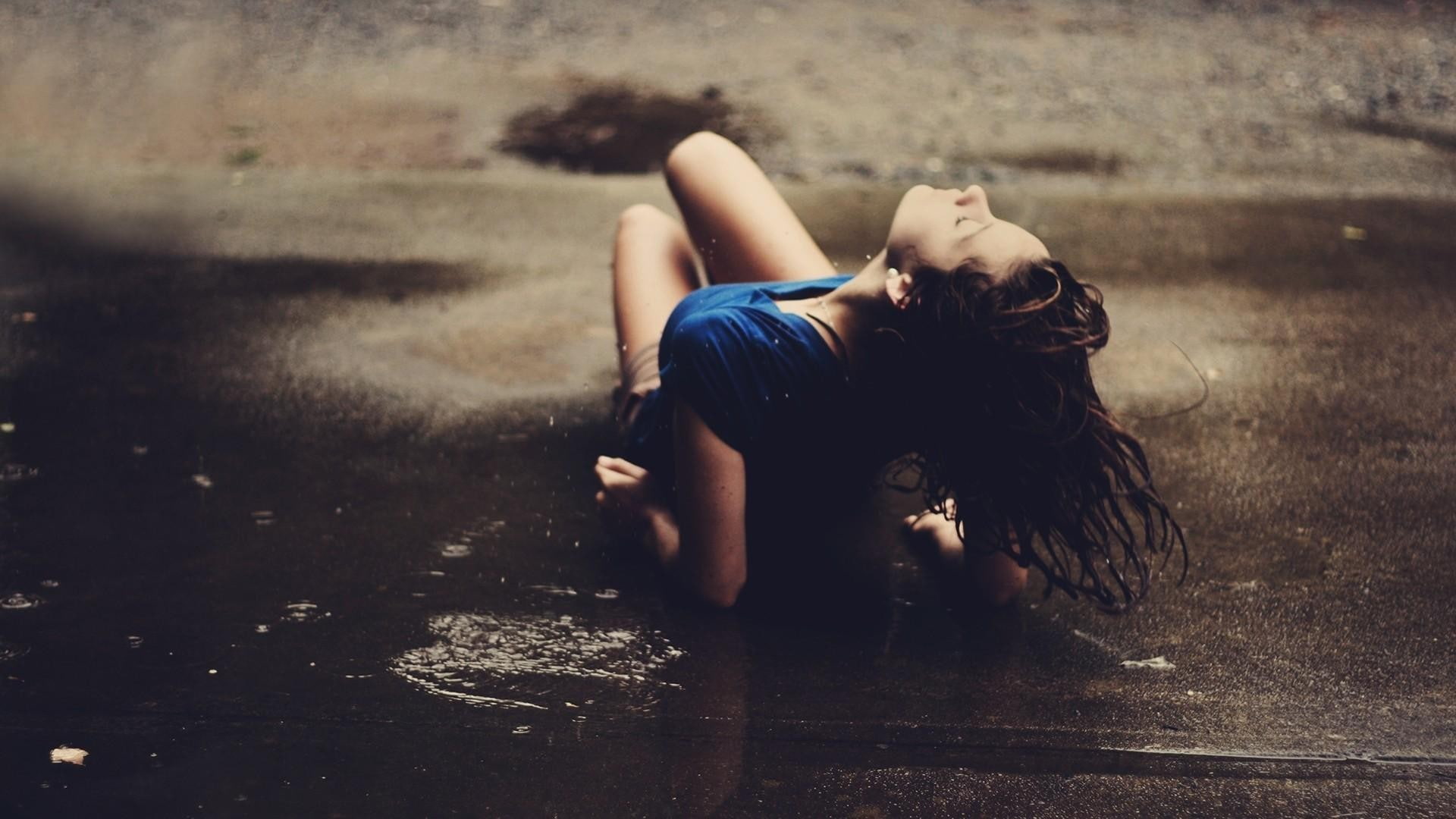 casual clothing, young adult, outdoors, brunette, real people, sitting, lying down, day, sadness, women, 1080P, depression - sadness, nature, long hair, HD Wallpaper