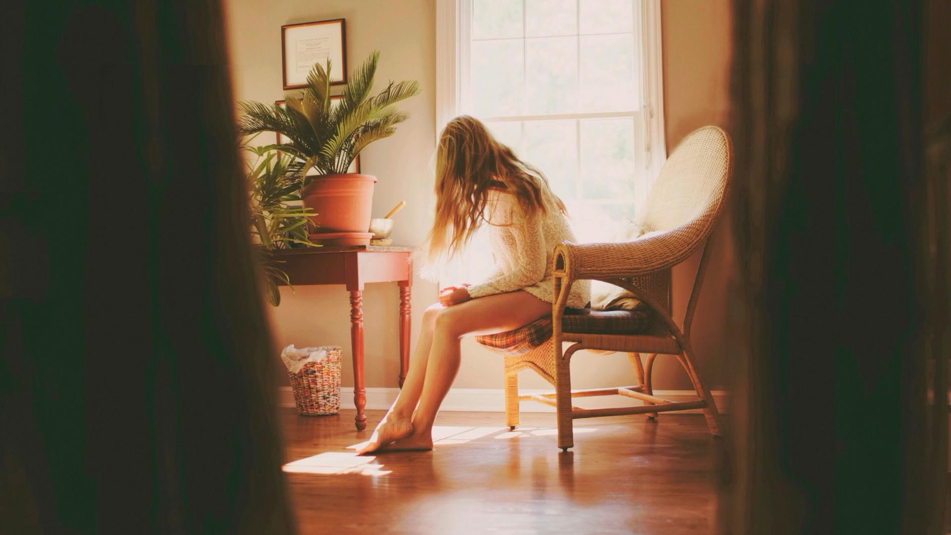 1080P, non-mainstream, back, alone, girl, shirt, mainstream, room, non, enjoy alone, sleeve, brown, sweat, s, women, enjoy, long, HD Wallpaper