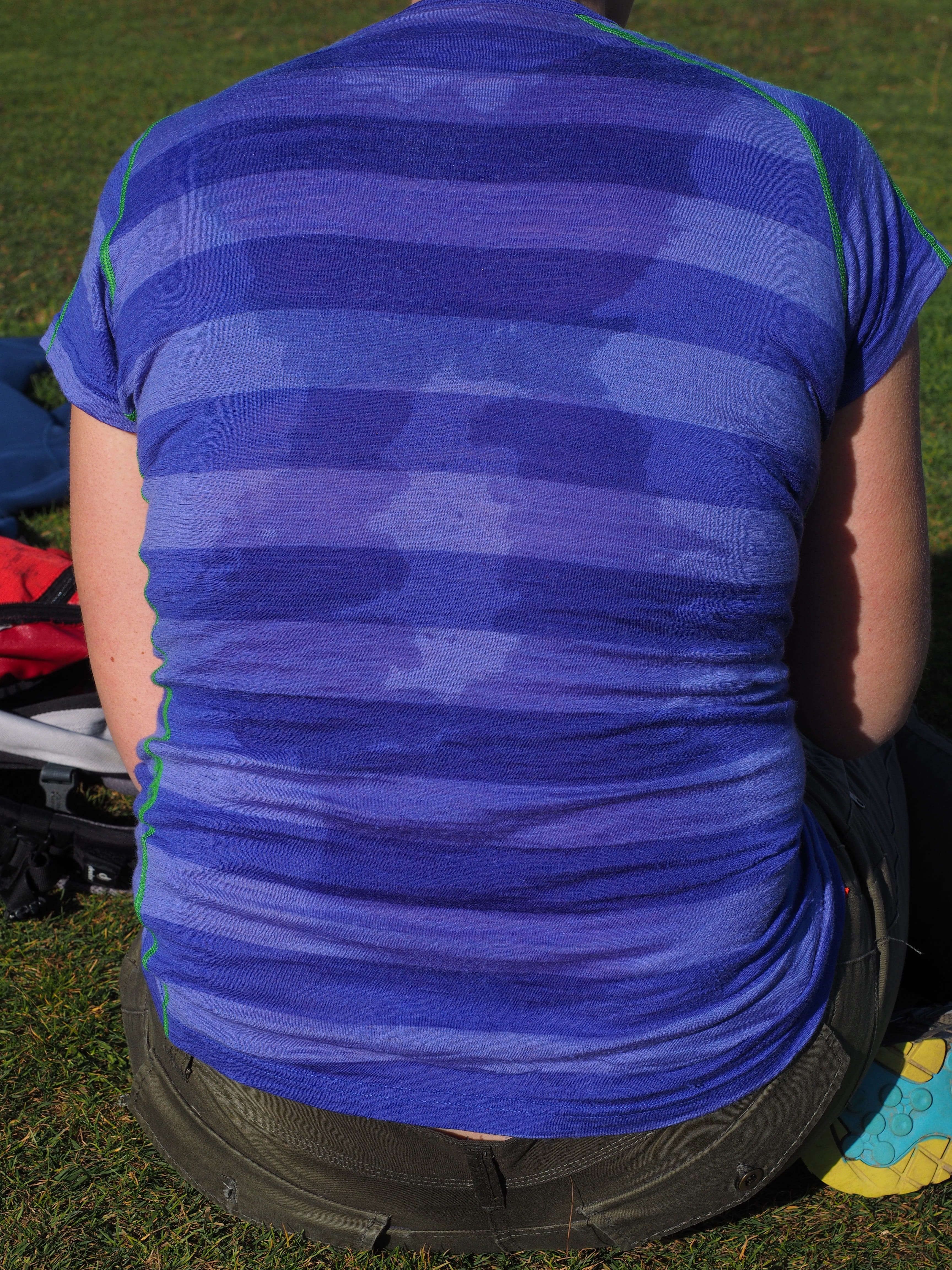 t-shirt, violet, real people, Sweat, t shirt, leisure, exhausting, sweating, Welding, one person, top, wet with sweat, lifestyles, red, welding margins, Phone HD Wallpaper