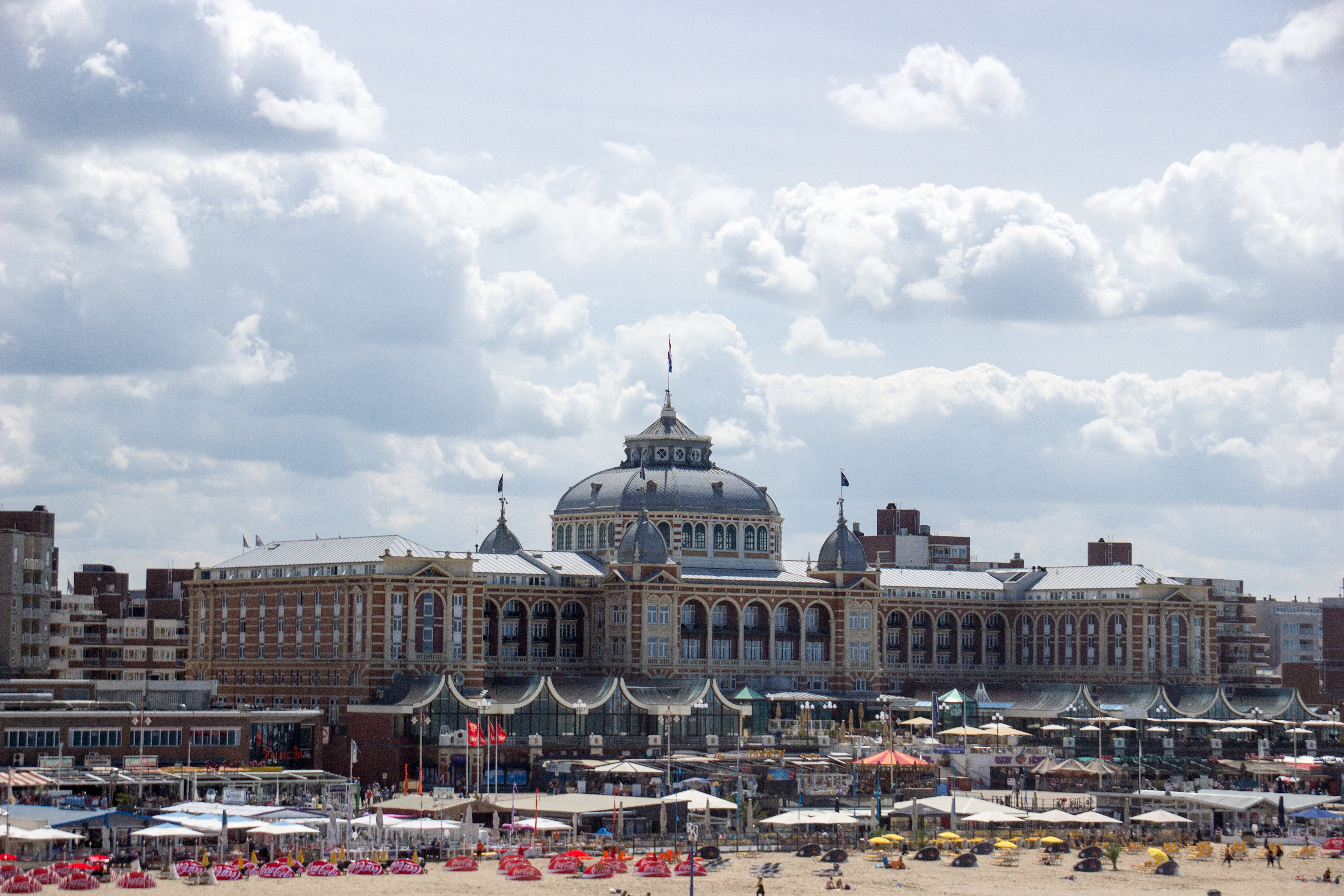 beach, buildings, sky, nature, outdoors, day, city, facade, kurhaus, history, travel destinations, government, summers, cityscape, dome, scheveningen, building exterior, HD Wallpaper