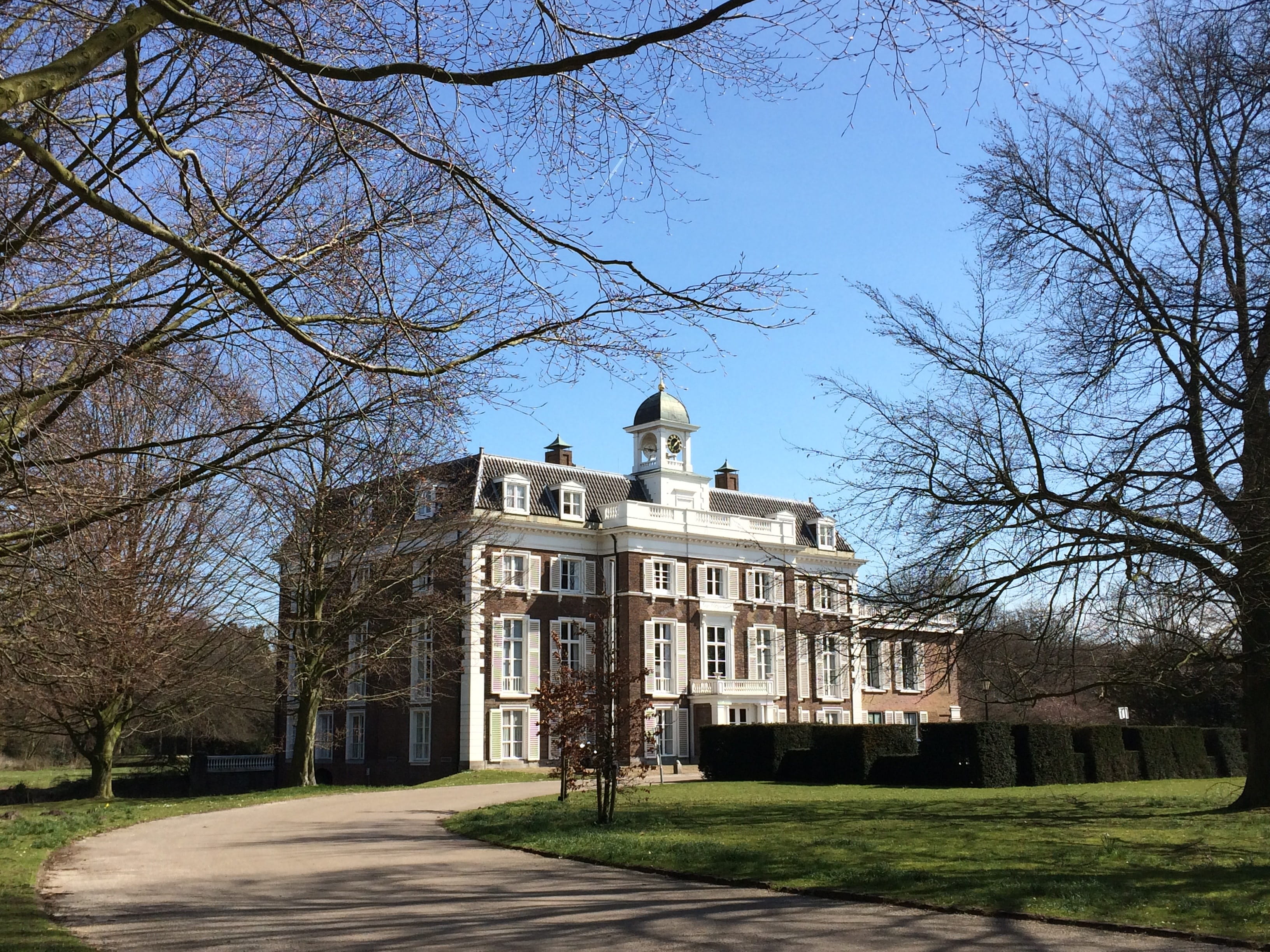 building, footpath, built structure, 2K, growth, sunlight, nature, clingendael, estate, sky, bare tree, day, architecture, branch, the hague, clear sky, HD Wallpaper