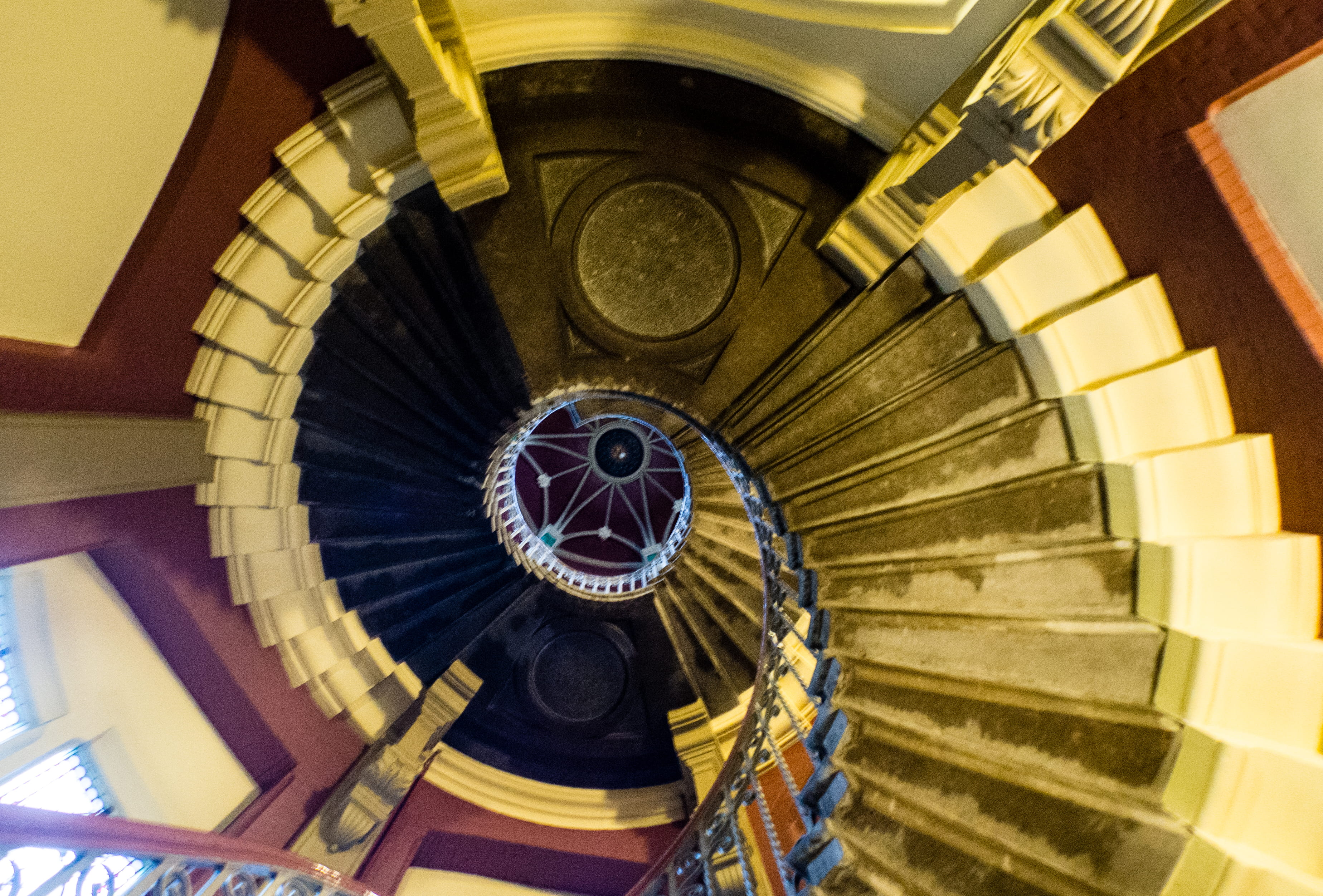 diminishing perspective, directly above, built structure, building, spiral, 2K, travel destinations, no people, ornate, design, the past, netherlands, HD Wallpaper
