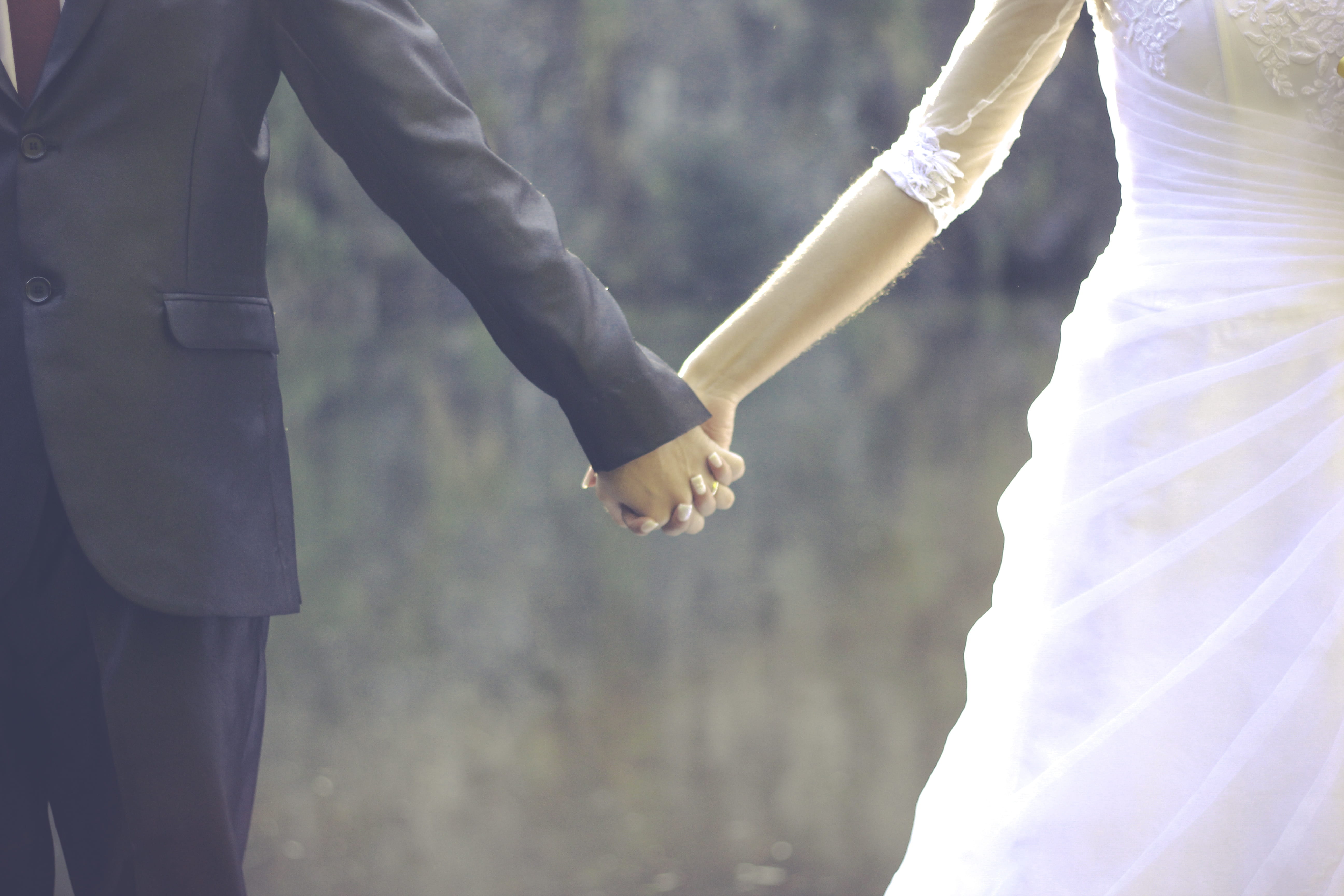 wedding rehearsal, daytime, rings, 5K, blessing, casal, bride, bonding, wife, heterosexual couple, men, human body part, focus on foreground, positive emotion, HD Wallpaper
