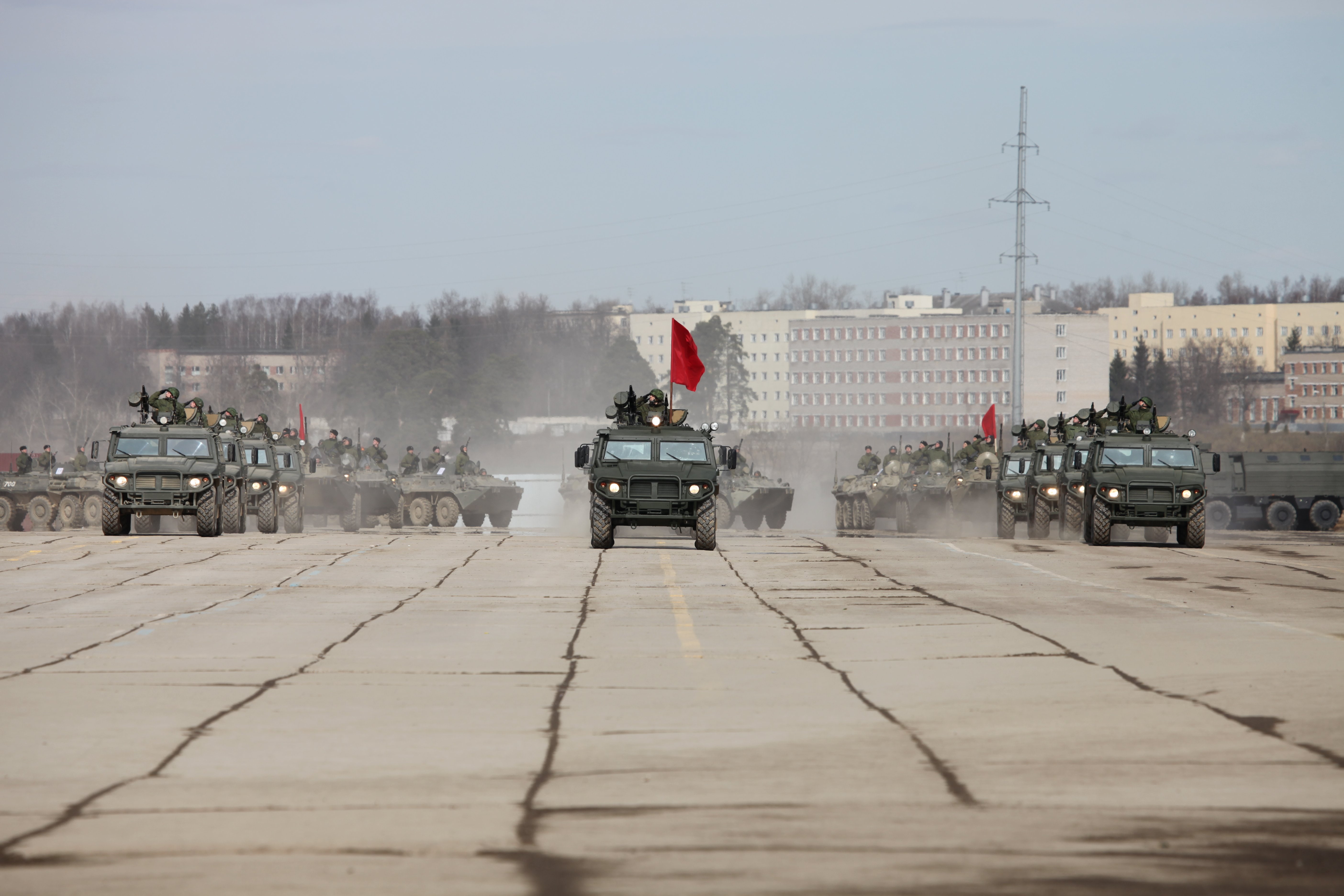 flag, alabino, red, 4x4, vehicle, day, army, victory, russian, parade, 5K, 233014, russia, gaz, tigr, rehearsal, 2014, HD Wallpaper