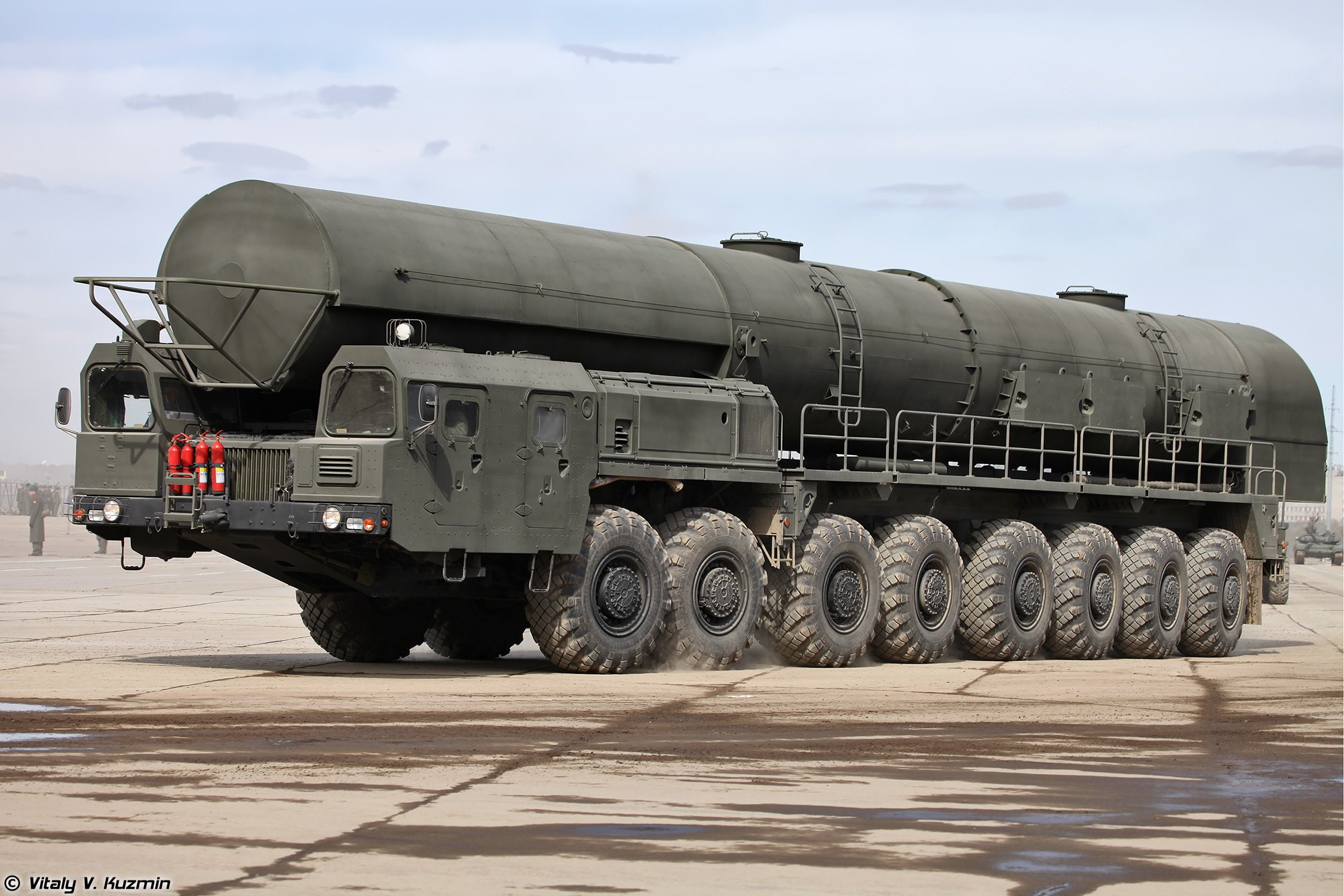 alabino, military, day, 2014, 9th, vehicle, bms, victory, parade, refueling, april, russian, rehearsal, combat, support, 1080P, army, russia, truck, HD Wallpaper