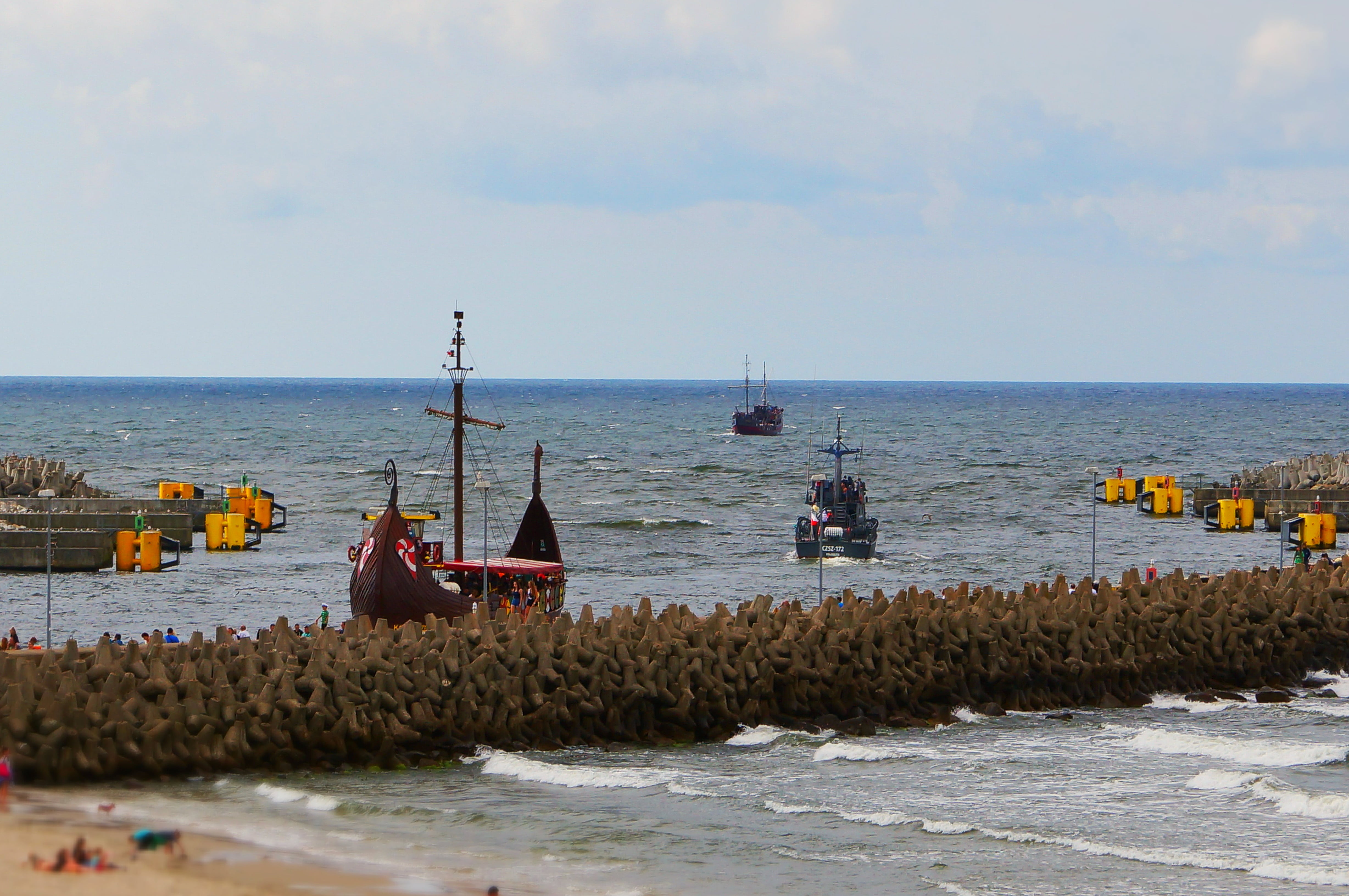 beach, land, water, day, poland, baltic sea, fishing industry, port, groyne, no people, kolobrzeg, built structure, sailing boats, sea, mode of transportation, HD Wallpaper