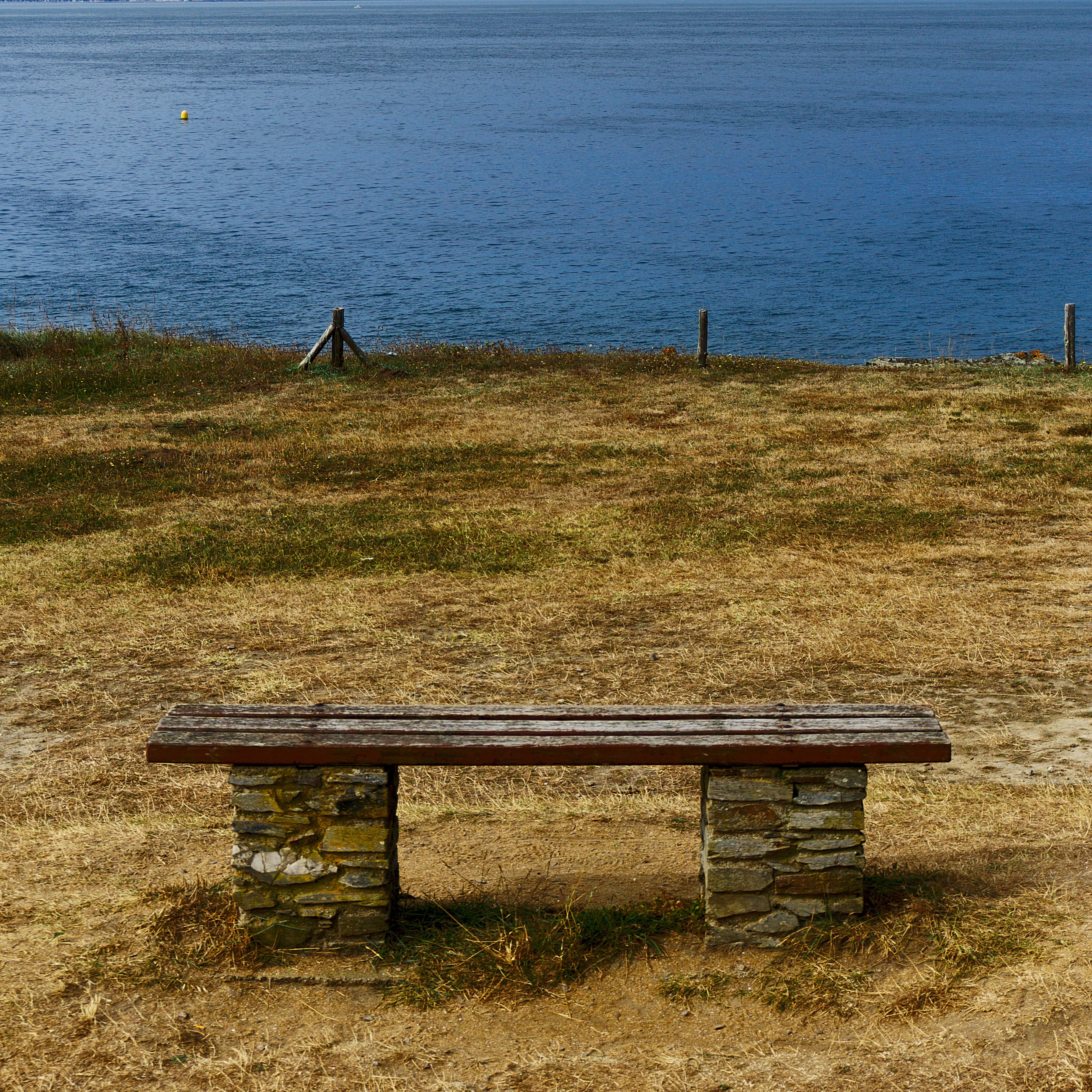 tranquility, wood - material, seaside, empty, grass, plant, bench, park bench, seat, land, tranquil scene, beauty in nature, 2K, seashore, nature, field, Phone HD Wallpaper