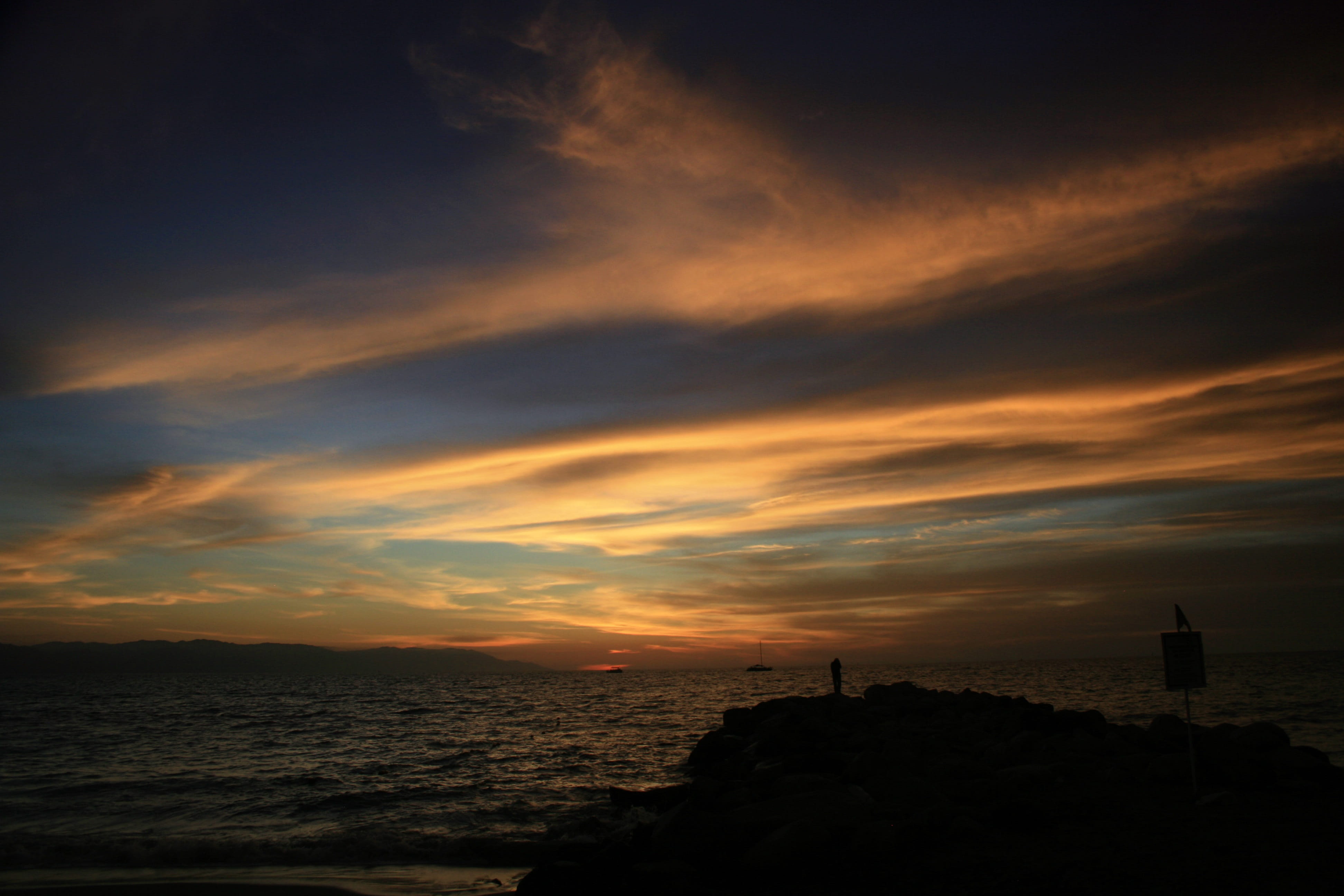 reflection, scenics - nature, water, horizon, sea, horizon over water, nature, tranquility, beach, puesta de sol, silhouette, calm, idyllic, outdoors, cloud - sky, HD Wallpaper
