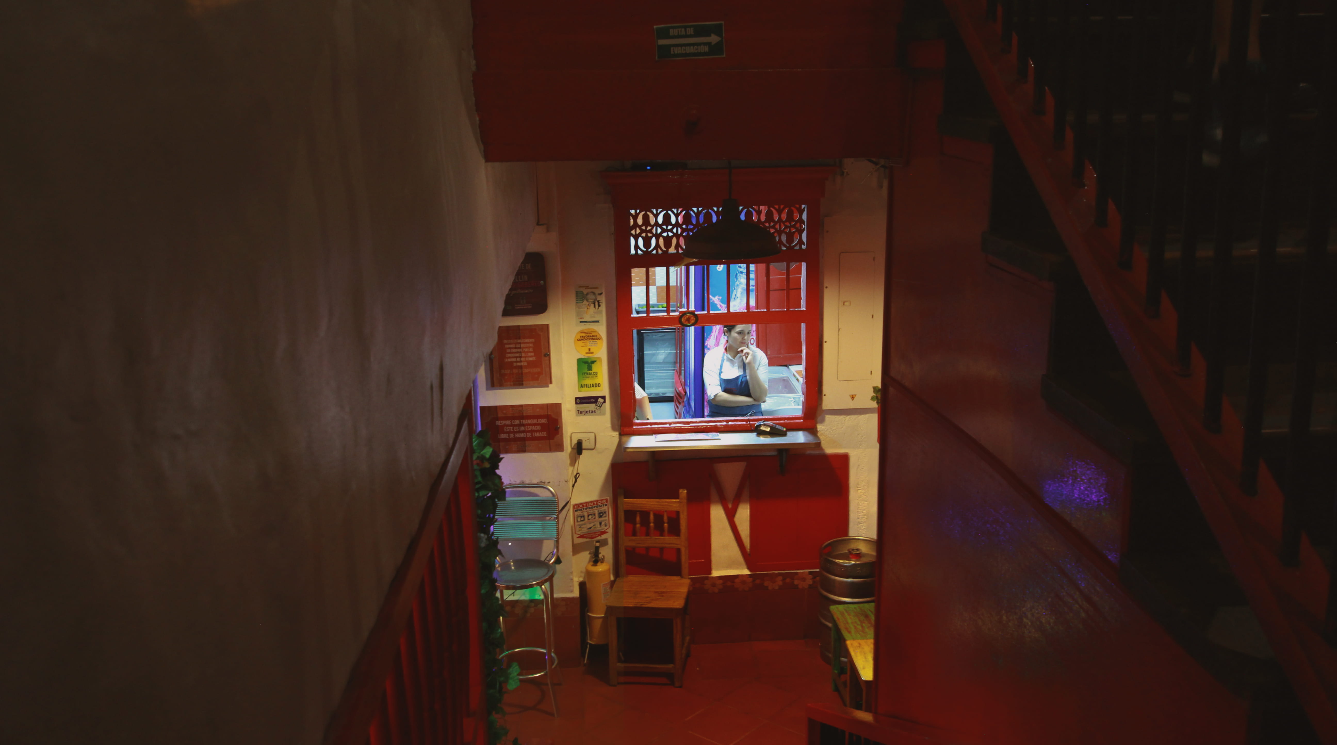 arts culture and entertainment, domestic room, publication, day, 5K, staircase, communication, building, education, wood - material, casa antioqueña, restaurante, HD Wallpaper