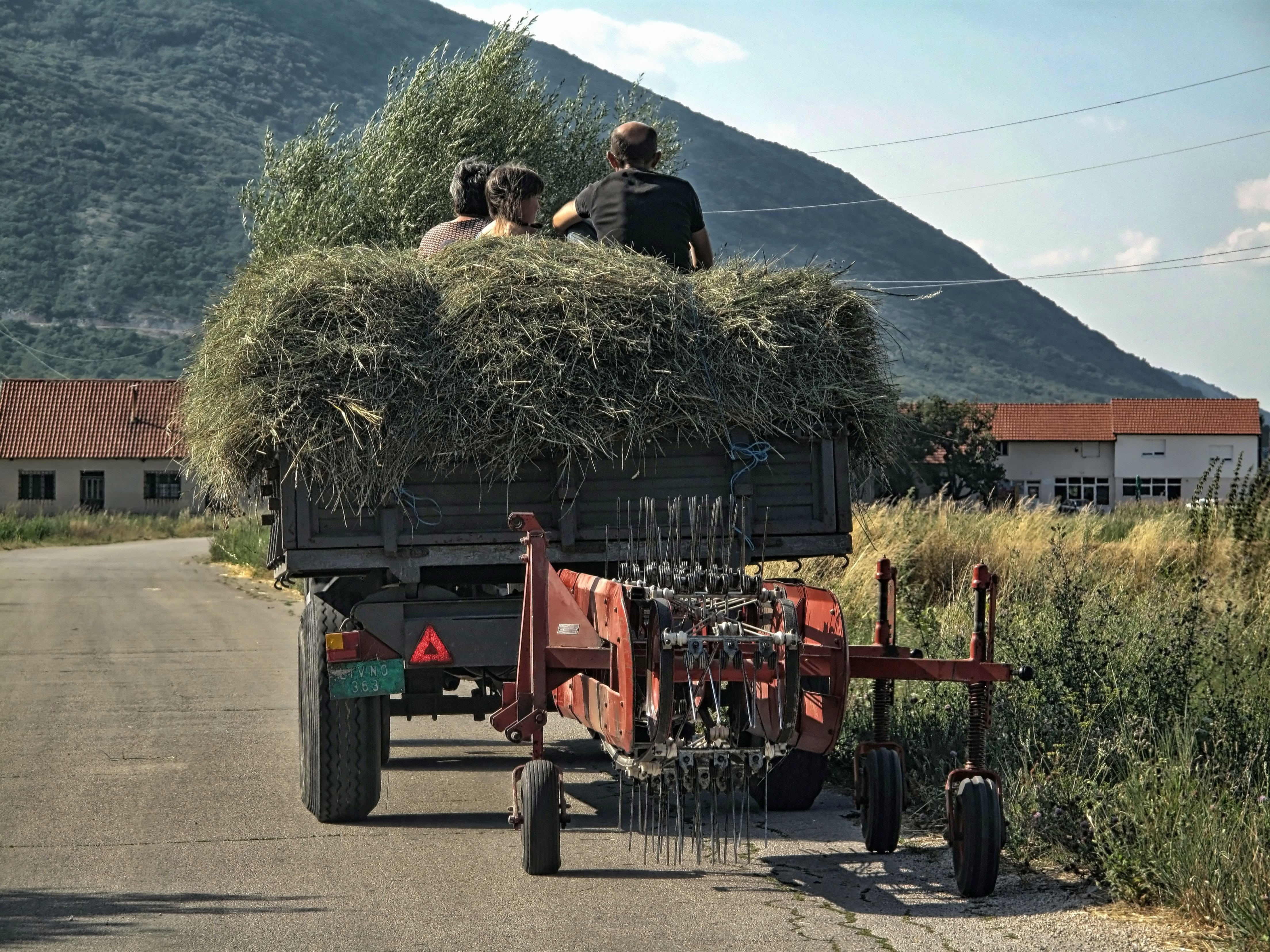 4K, outdoor, standing, day, agriculture, countryside, nature, real people, country, adult, mode of transportation, sunlight, rural, people, outdoors, built structure, HD Wallpaper
