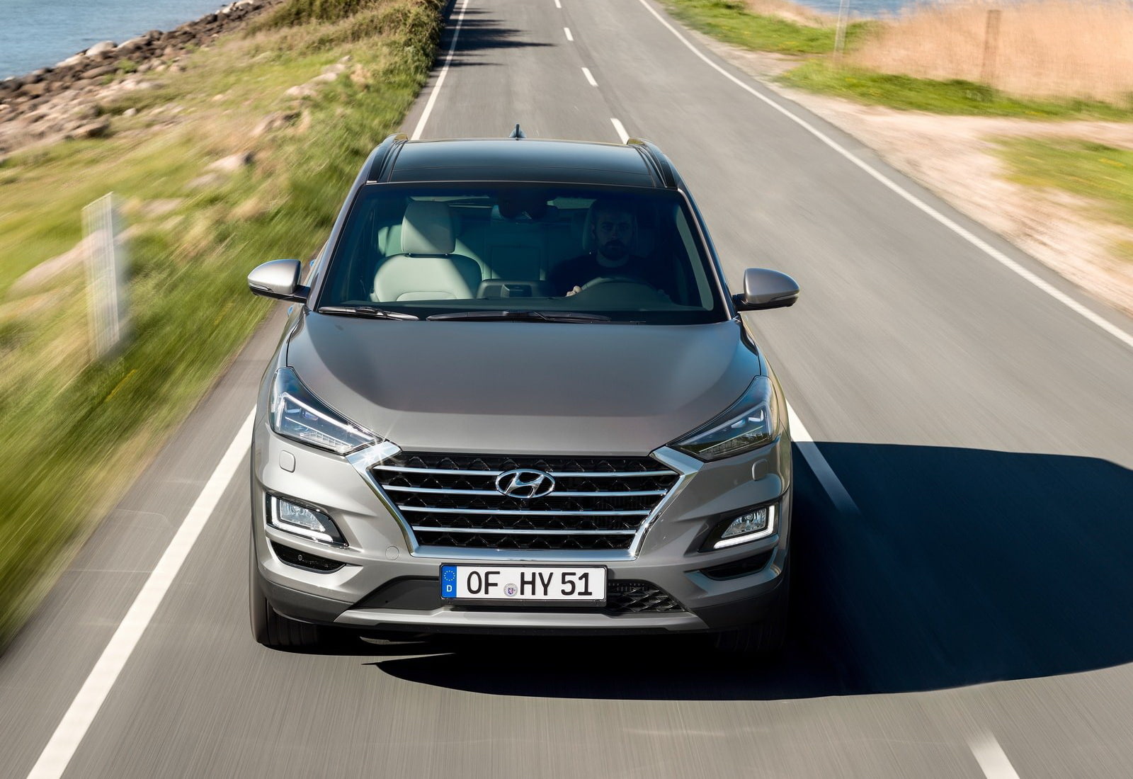 on the move, no people, blurred motion, 720P, high angle view, symbol, outdoors, motor vehicle, mode of transportation, road trip, motion, hyundai, sign, HD Wallpaper
