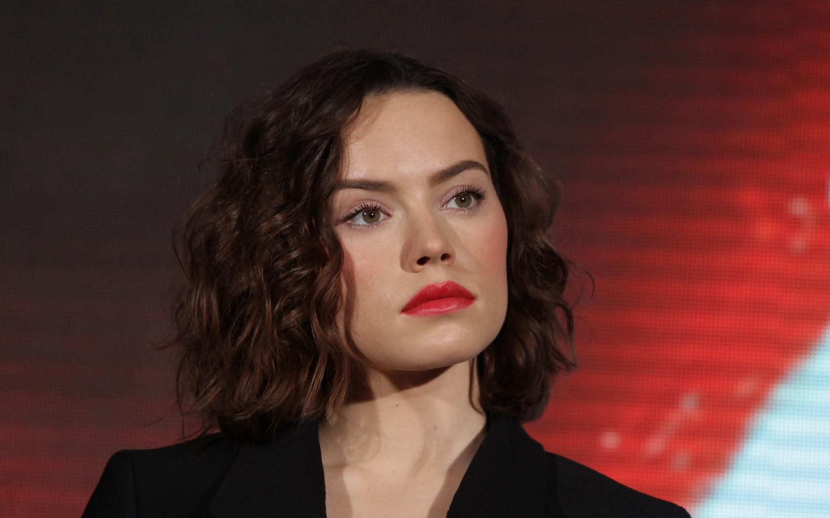 hairstyle, contemplation, daisy ridley, s, looking at camera, 720P, beautiful woman, red, brunette, studio shot, women, one person, black, serious, hair, HD Wallpaper