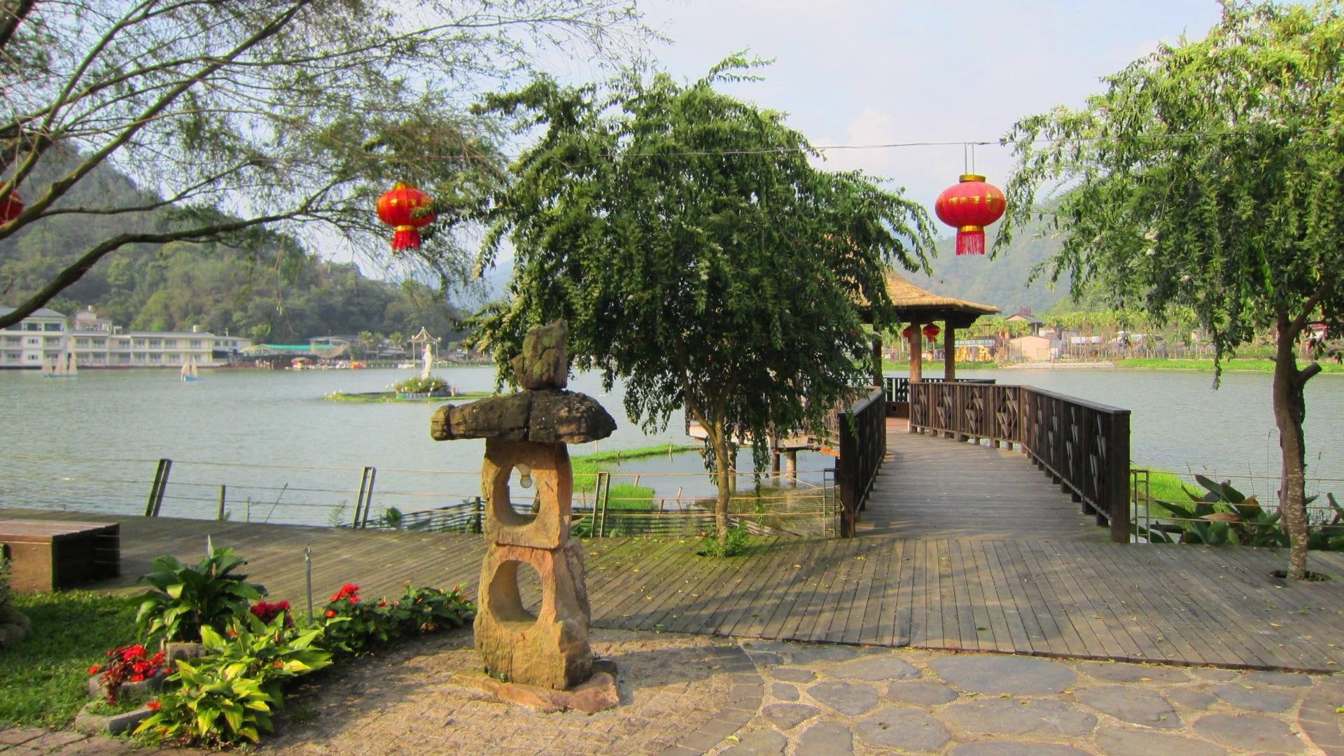 1080P, promenade, trail, lanterns, nature and landscapes, tree, lakeside, pavilion, HD Wallpaper