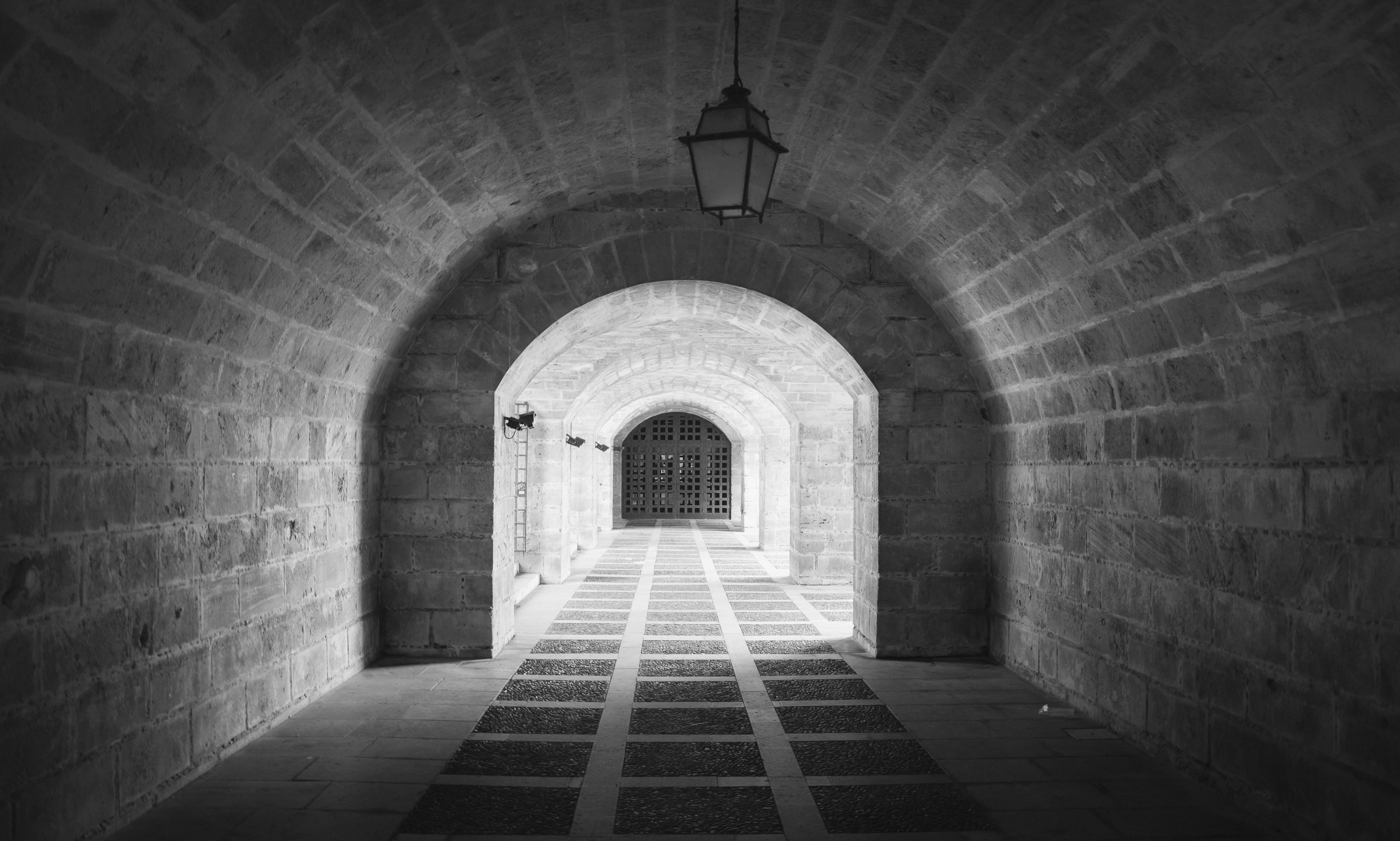 5K, day, the past, arch, the way forward, grayscaled, brick wall, mallorca, brick, stone wall, mediterranean, direction, tunnel, travel destinations, vault, HD Wallpaper