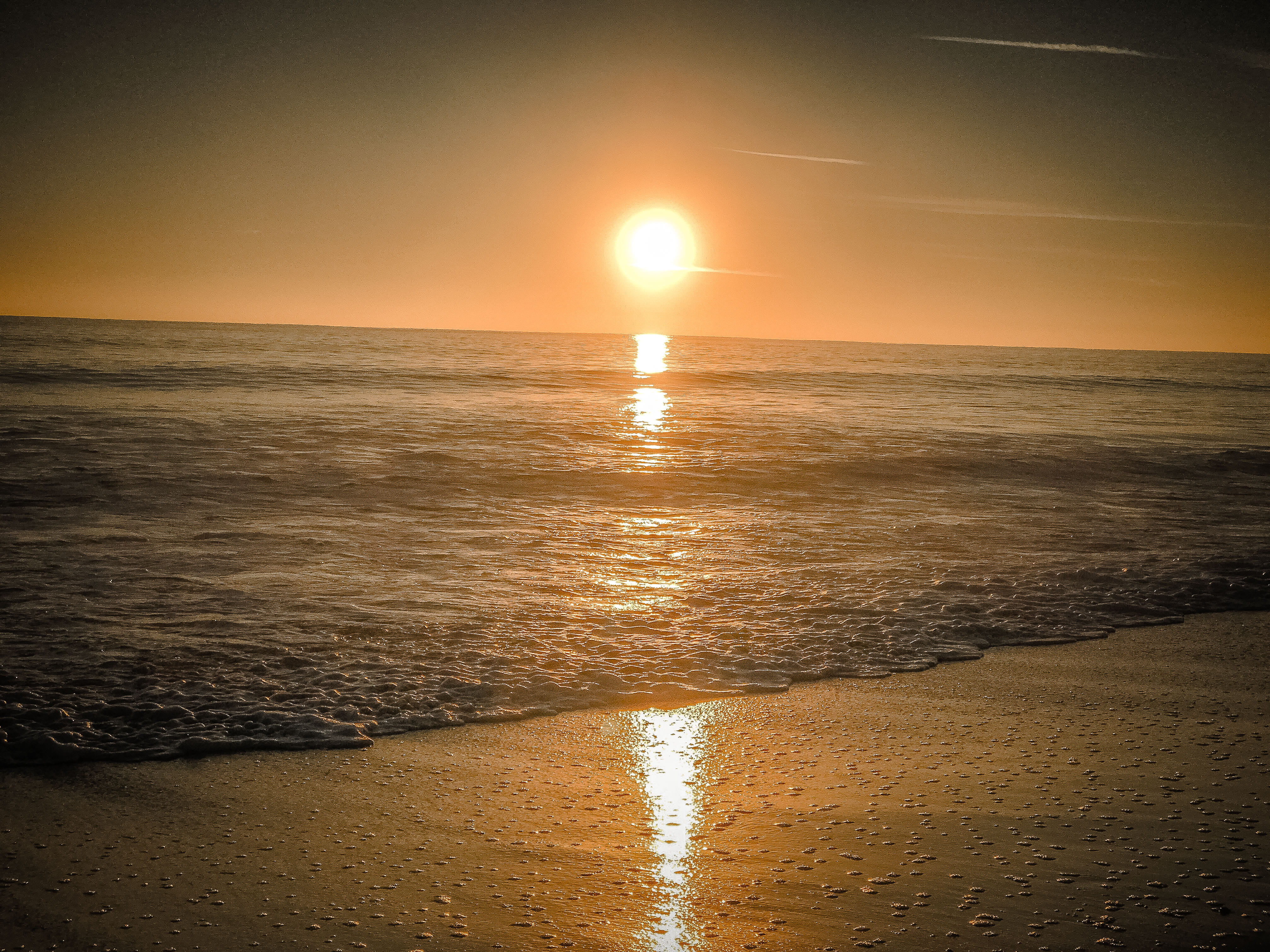 horizon over water, sea, photography, summer, scenery, seashore, beauty in nature, sunset, idyllic, sunlight, no people, oceanshore, waves, ocean, sand, HD Wallpaper