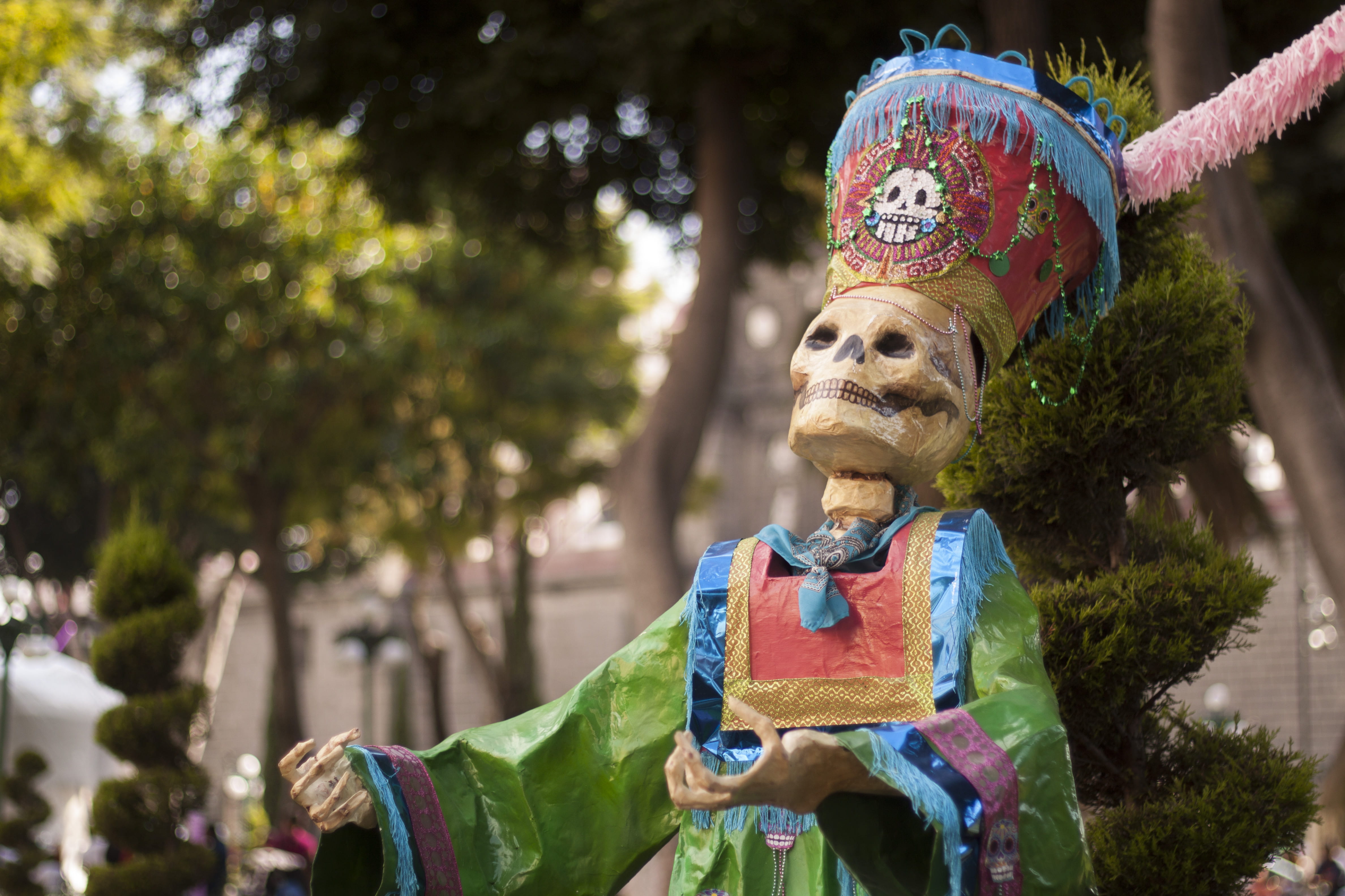 offspring, celebration, nature, statue, art and craft, near, emotion, day of the death, colours, day, cap, dia de los muertos, bush, outdoors, childhood, HD Wallpaper
