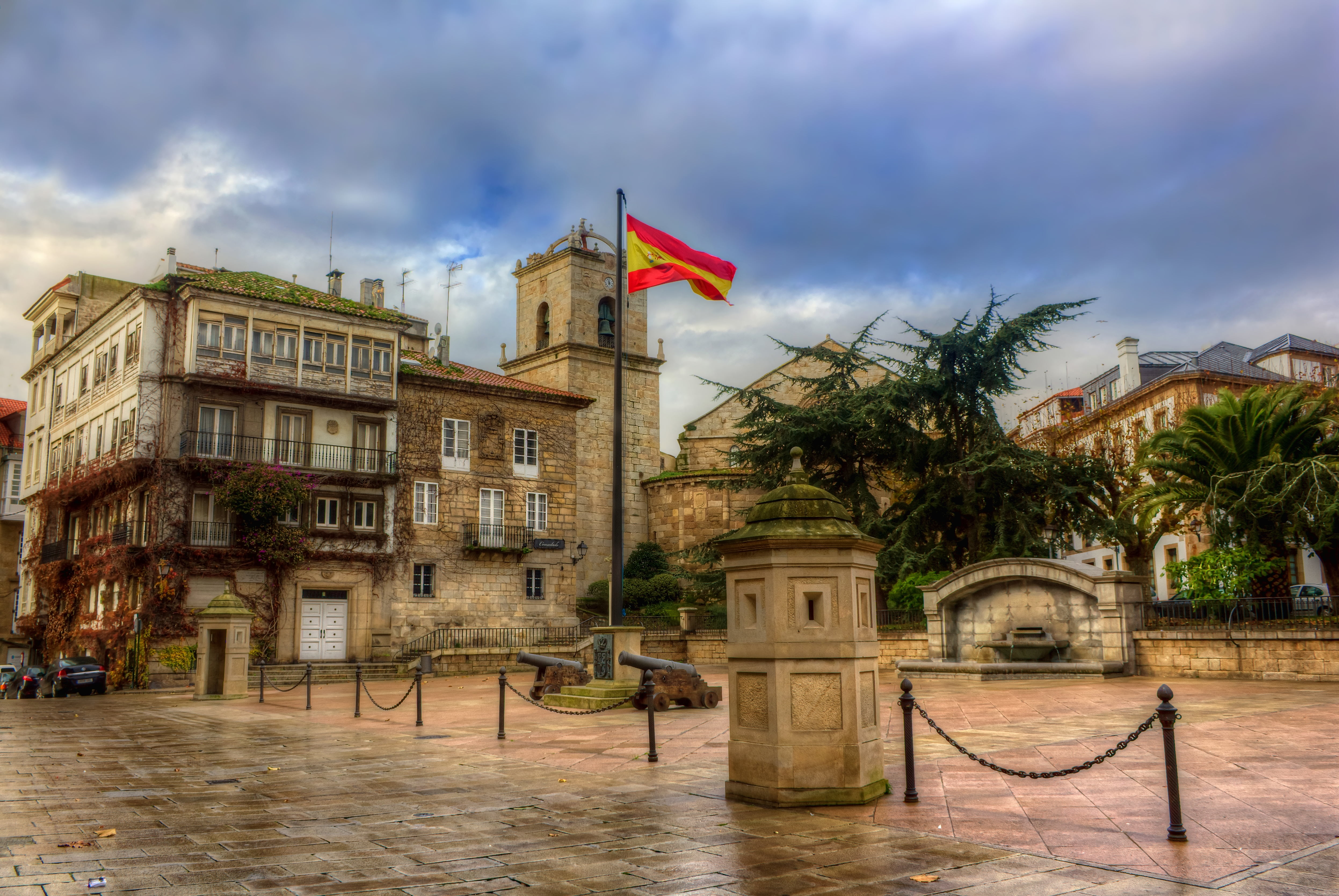 facade, red, building, famous Place, europe, sky, palm tree, outdoors, no people, 4K, tree, history, square in la coruna, flag, tourism, nature, travel Destinations, HD Wallpaper