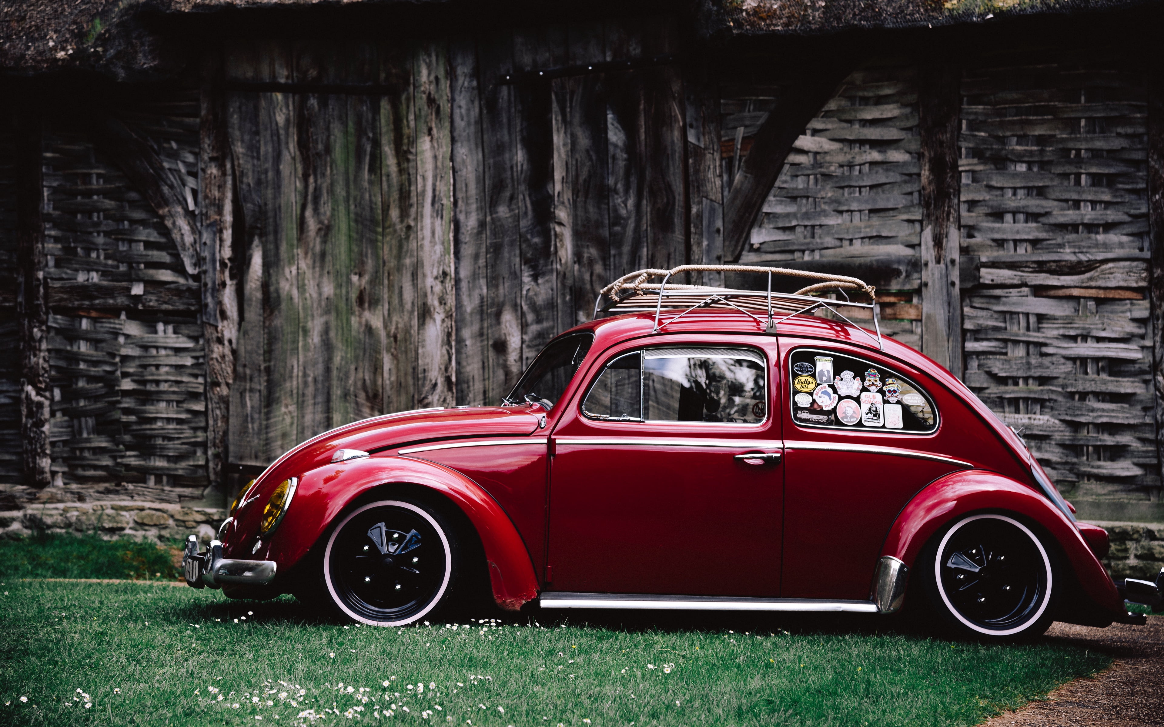 grass, 4K, old, no people, land vehicle, transportation, building exterior, built structure, retro styled, damaged, architecture, ruined, concept car, HD Wallpaper