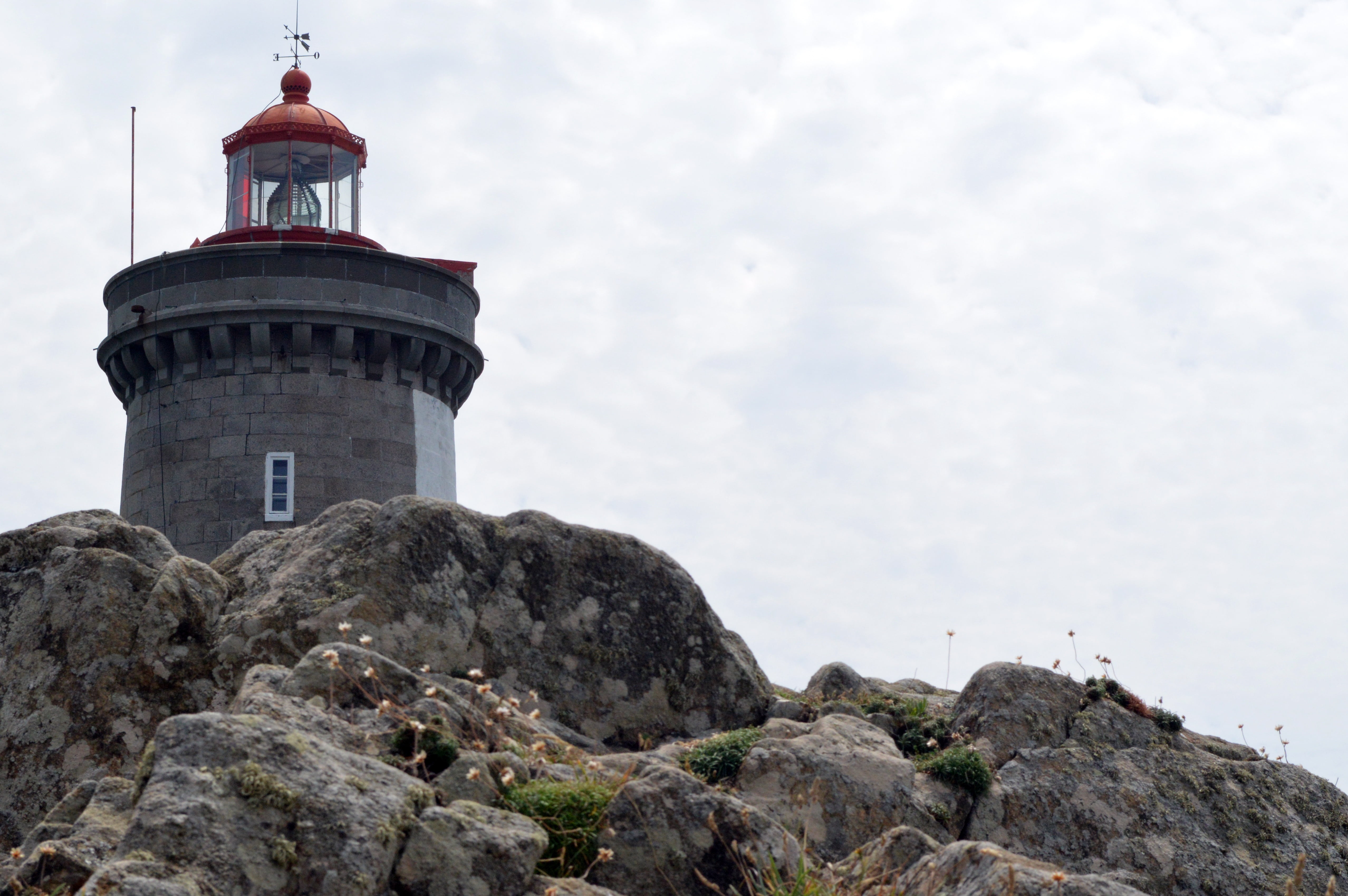 nature, cloud - sky, rock - object, architecture, phare du petit minou, rock, seaside, navigation, landscape, flag, maritime, brittany coast, low angle view, HD Wallpaper