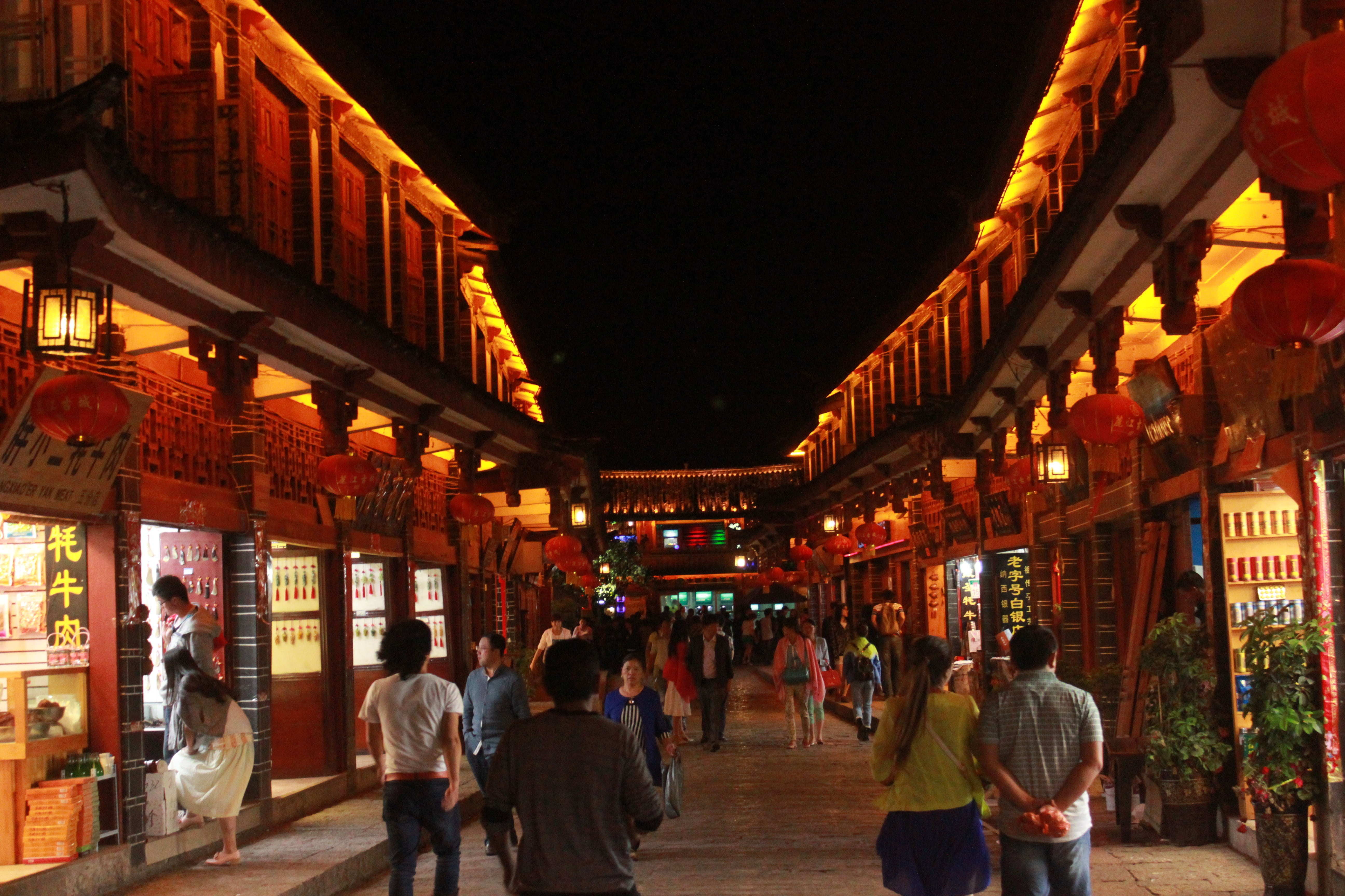 architecture, market, walking, building exterior, lijiang, street view, store, real people, retail, group of people, crowd, men, illuminated, chinese lantern, HD Wallpaper
