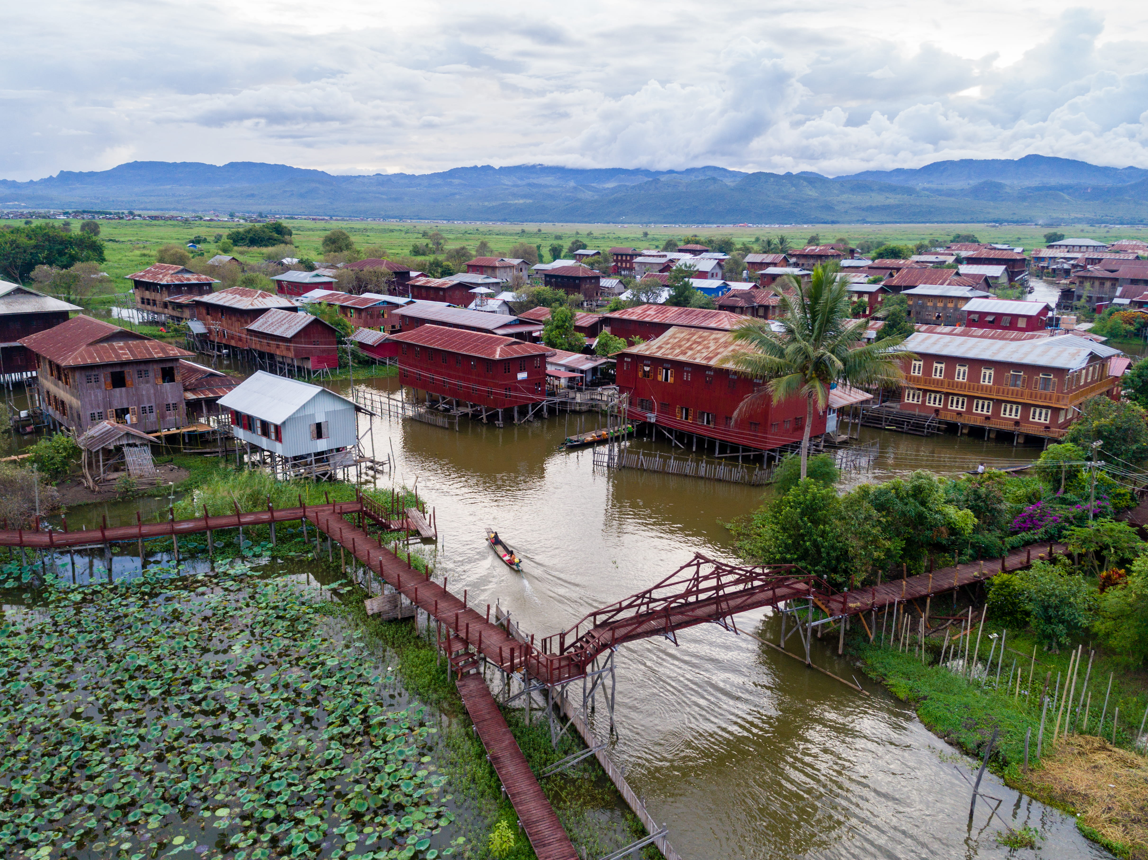 high angle view, 4K, inle, house, myanmar (burma), outdoors, day, river, boat, town, built structure, building exterior, no people, plant, architecture, HD Wallpaper
