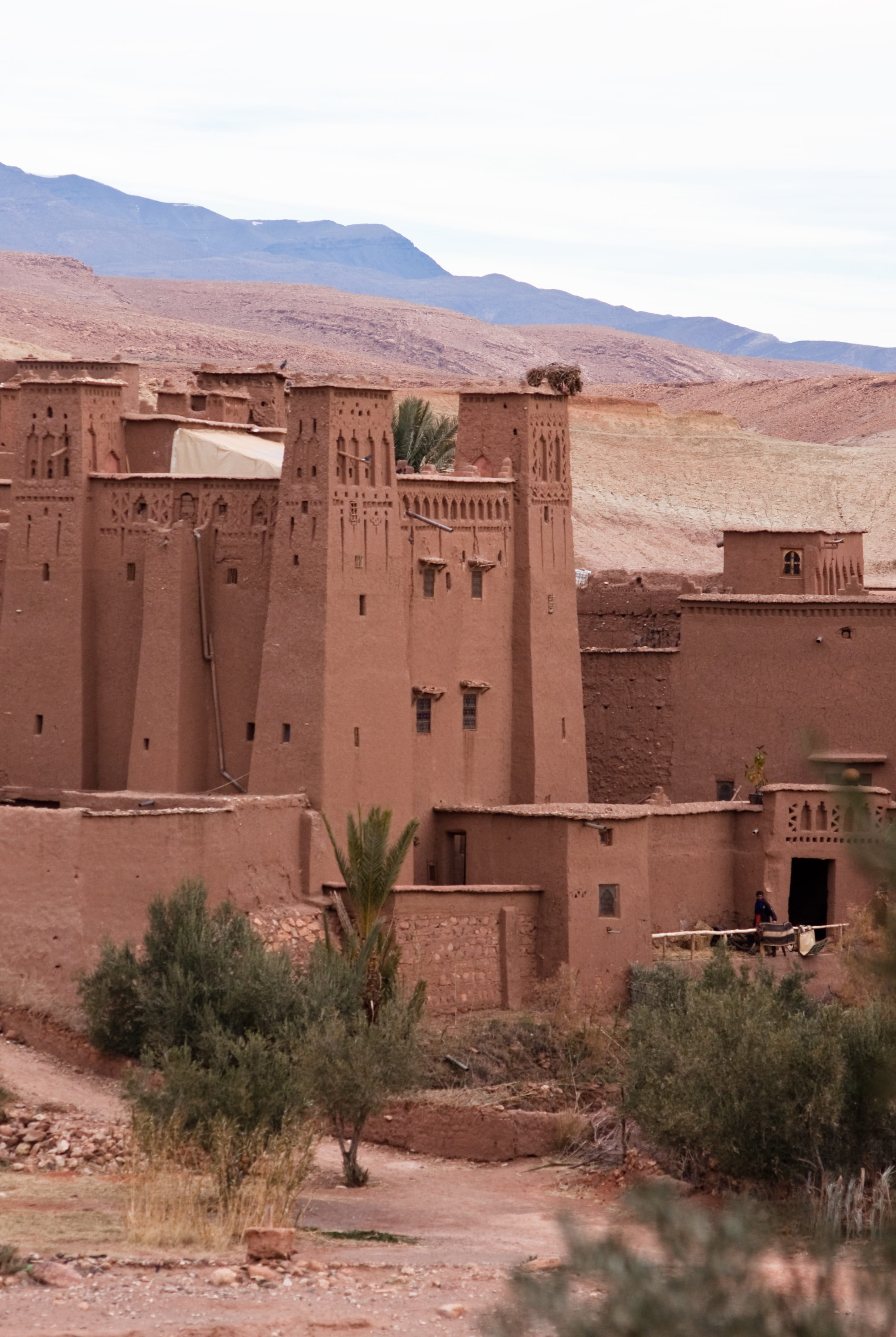 mountain range, environment, the past, day, old, desert, pise, architecture, mountains, ancient civilization, nature, sky, building exterior, plant, built structure, Phone HD Wallpaper