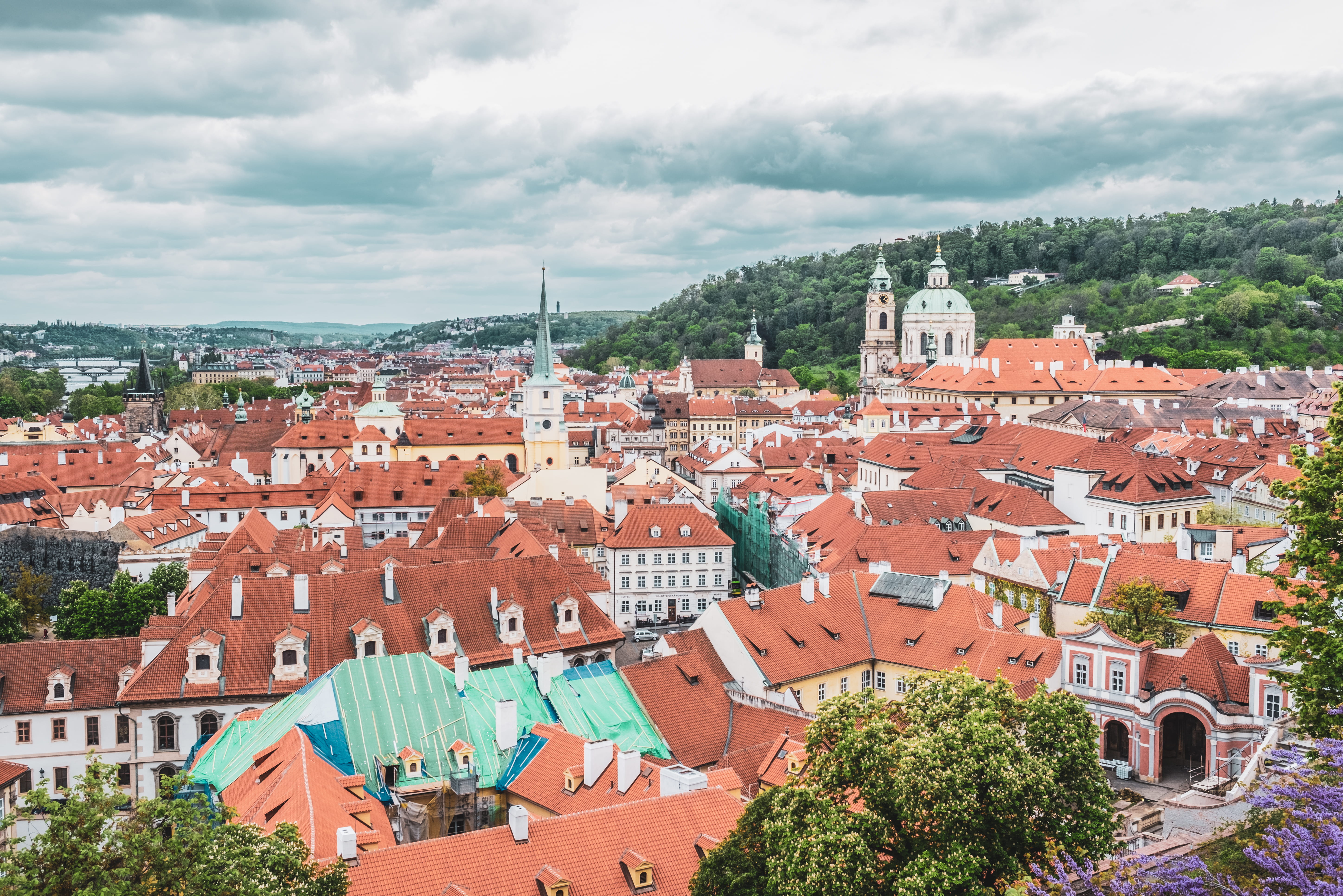 prag, weather, urban, built structure, settlement, cityscape, bridge, building, city, slope, crowded, travel, house, town, townscape, residential district, HD Wallpaper