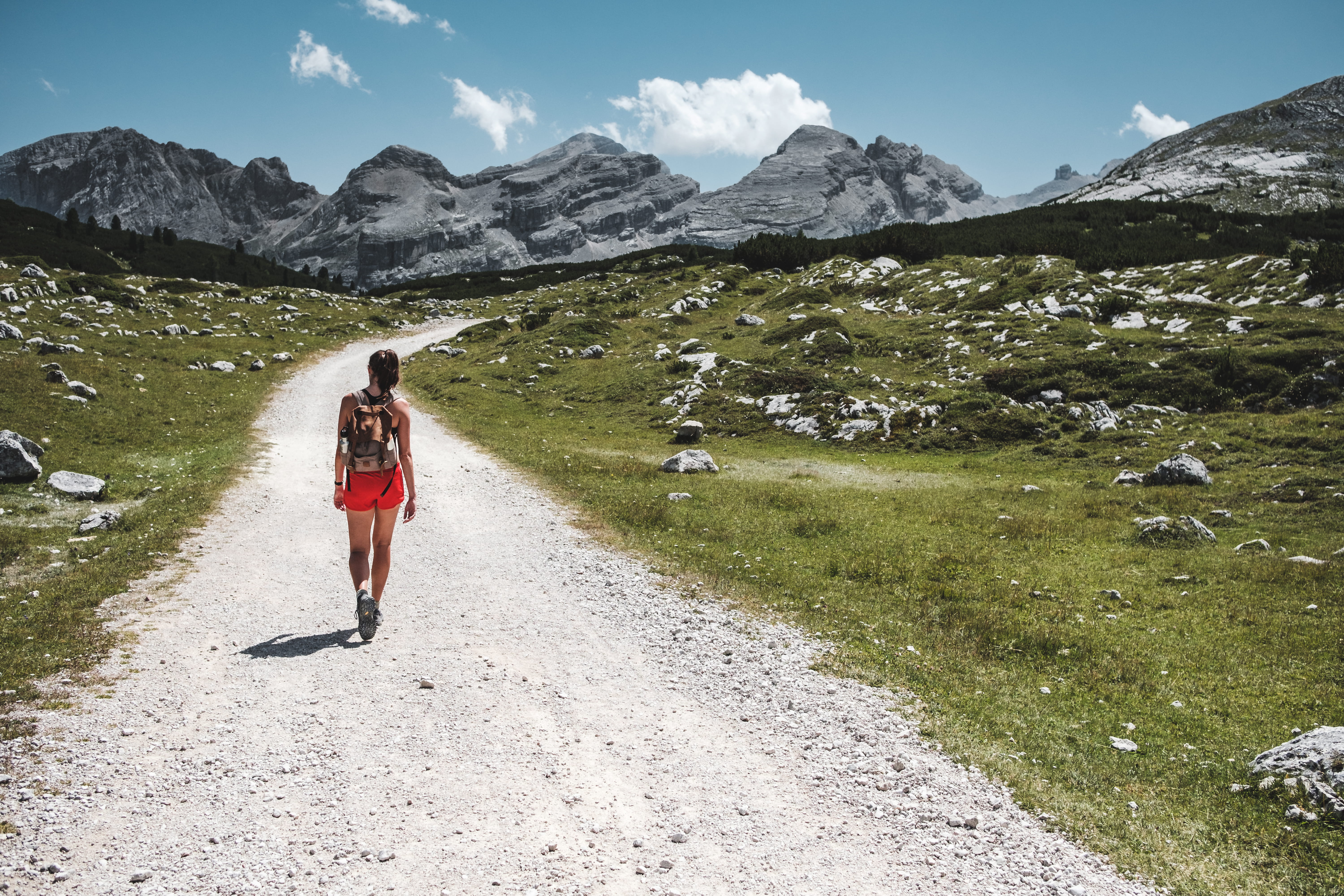 lifestyles, summer, full length, hiking, adult, italy, mountain, scenics - nature, real people, tranquil scene, standing, naturpark fanes-sennes-prags, HD Wallpaper