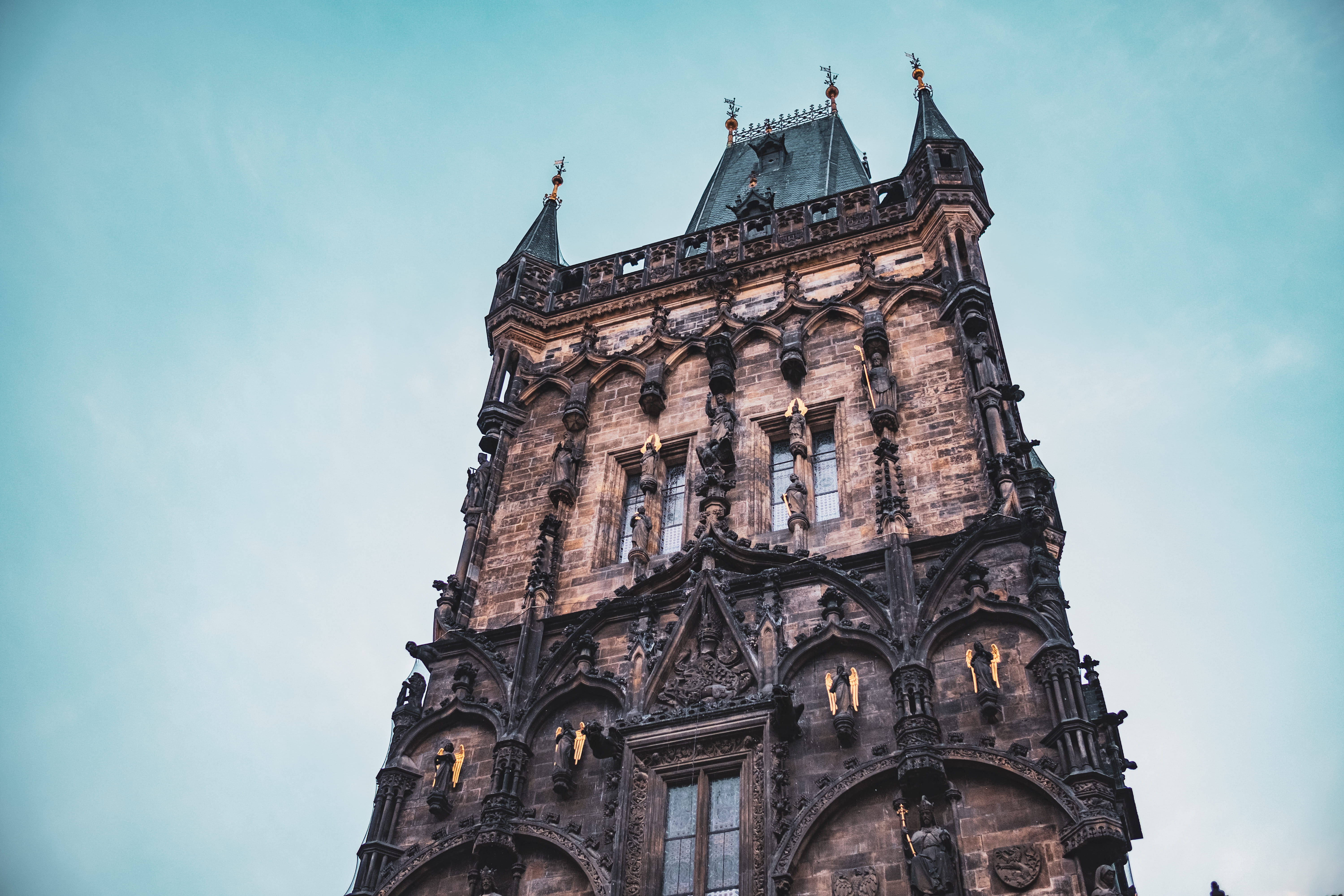 weather, no people, building exterior, old buildings, low angle view, city, architecture, prag, castle, belief, sky, travel destinations, history, spire, HD Wallpaper