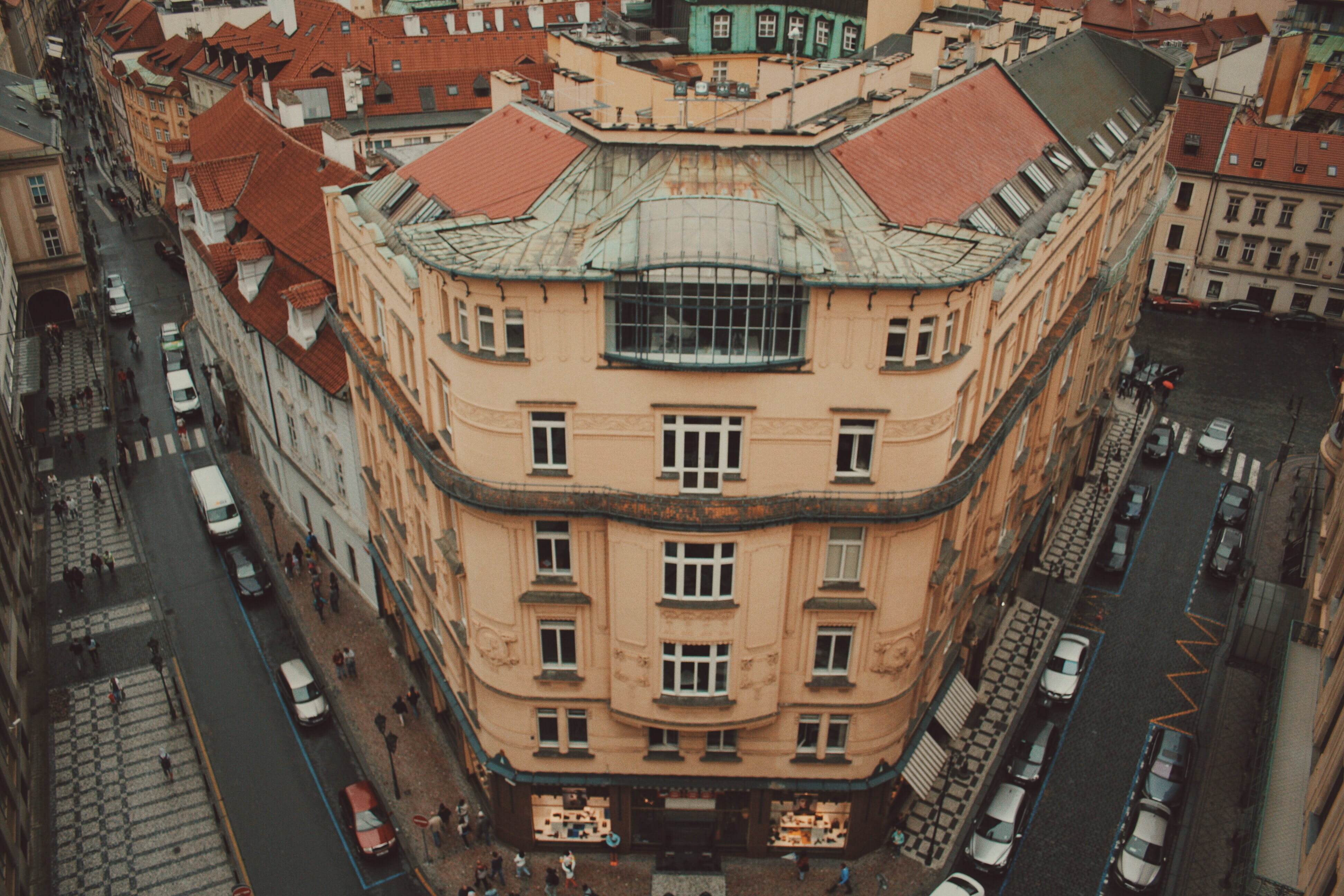 building, czech republic, built structure, day, high angle view, roof, house, prague, architecture, vscocam, apartment, symmetrical, window, street, transportation, HD Wallpaper