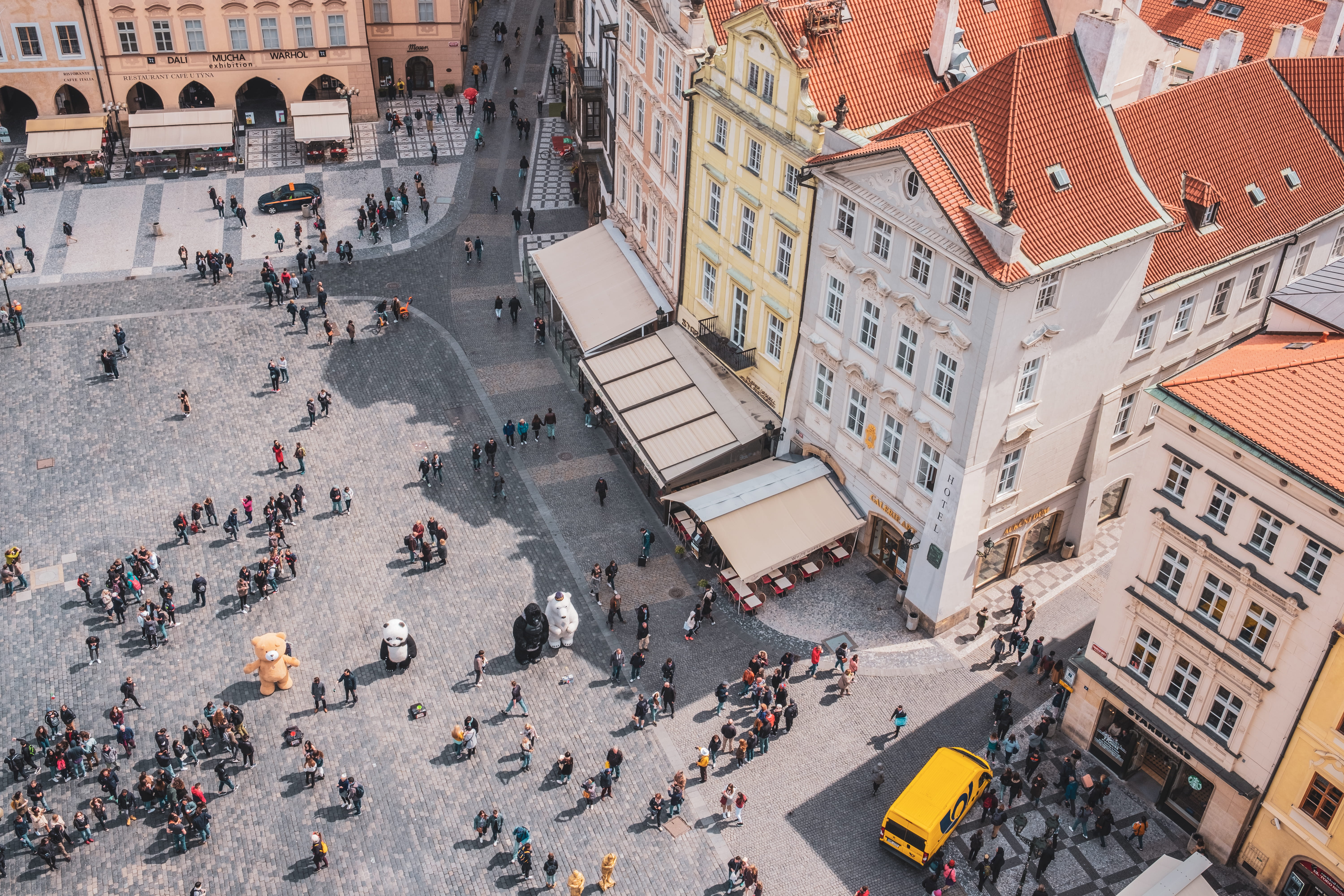 plaza, incidental people, outdoors, residential district, town square, street, houses, building exterior, town, 5K, sun, urban, group of people, landscape, HD Wallpaper