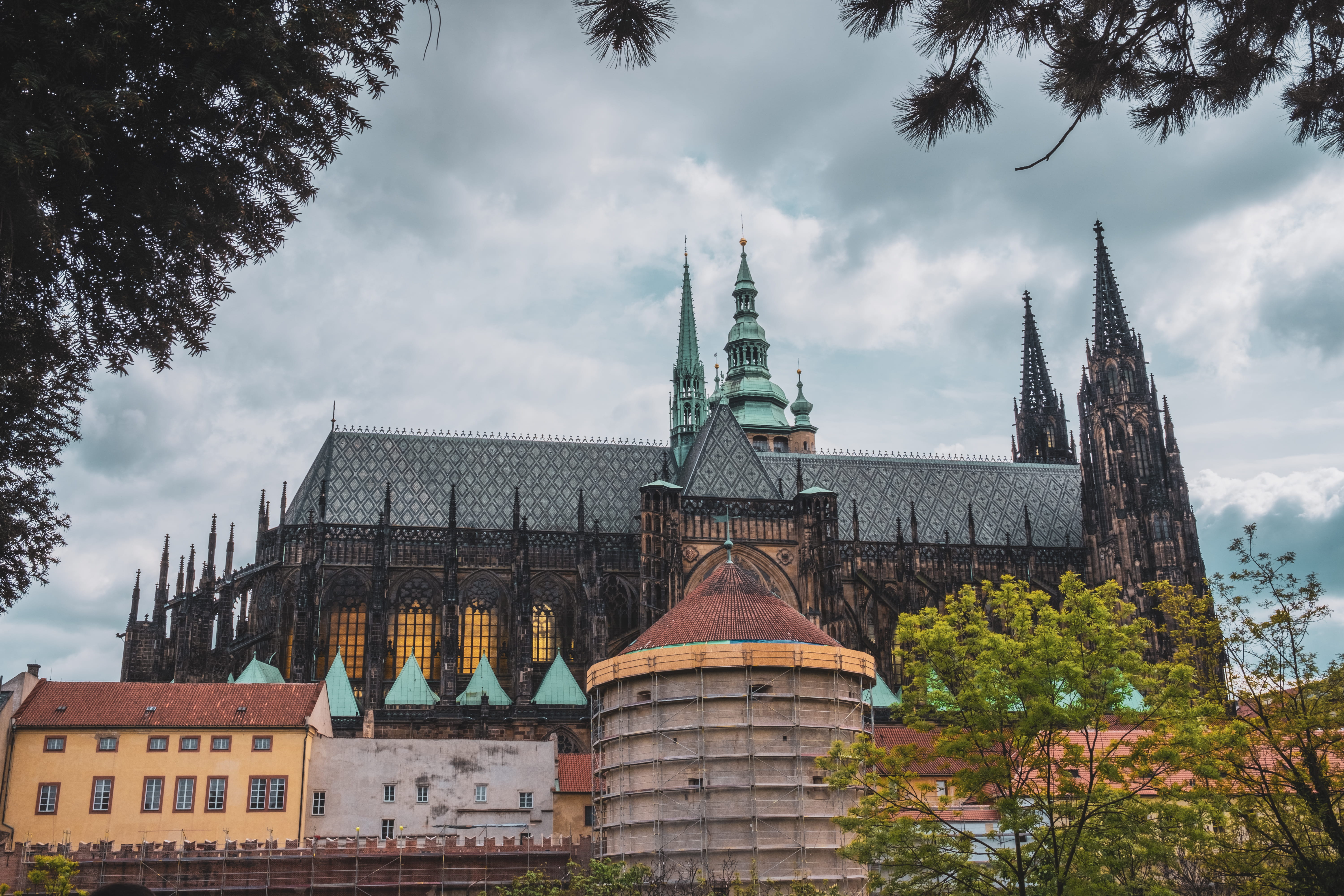 cloud - sky, nature, church, plant, urban, place of worship, 5K, town, tree, roof, built structure, architecture, travel, religion, prag, cathedral, travel destinations, HD Wallpaper