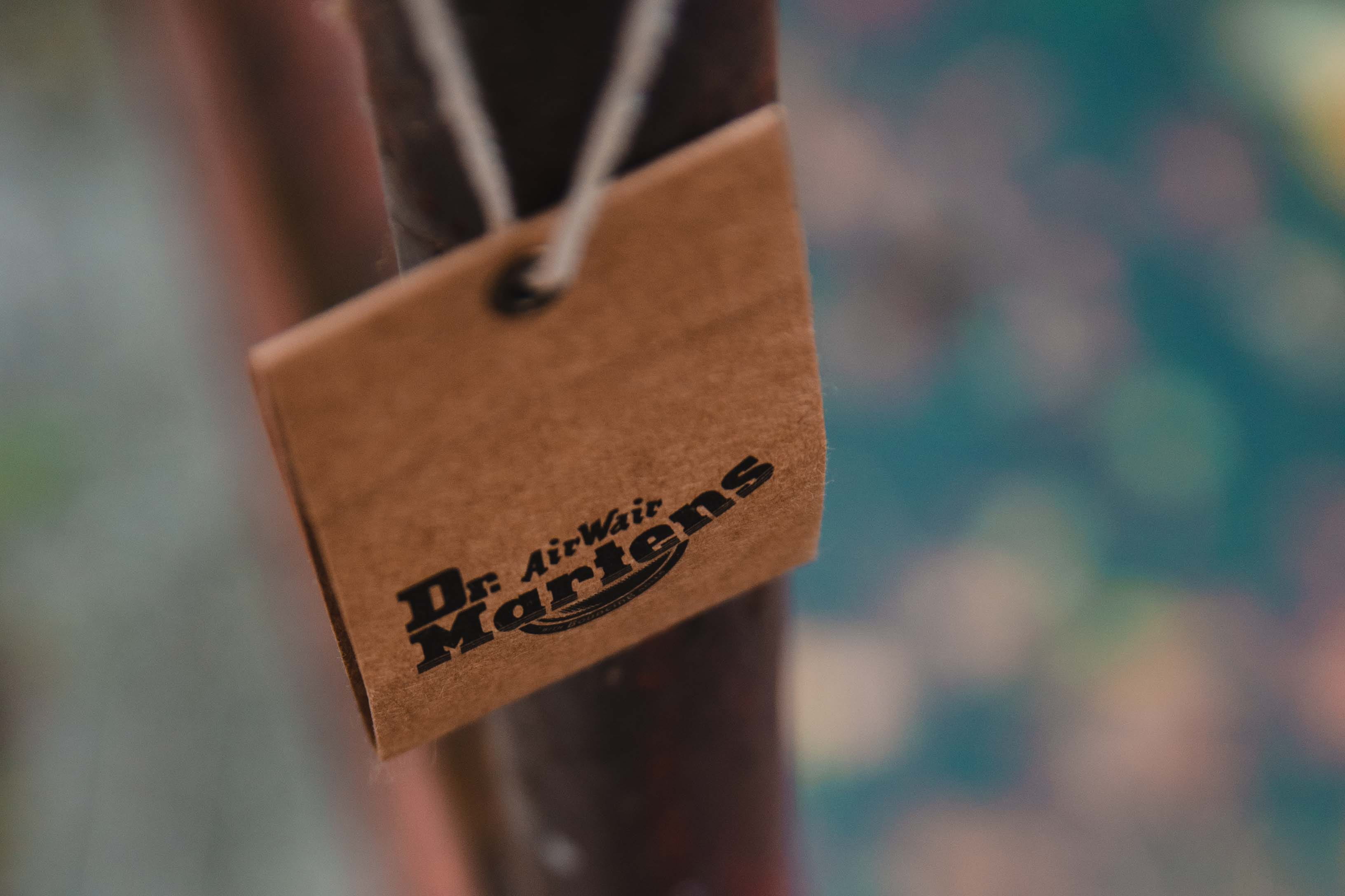 tag, martens, string, blank, emotion, plywood, drmartens, text, hardwood, 2K, brown, bag, message, spoke, information, sign, airwair, dr, diary, focus on foreground, HD Wallpaper