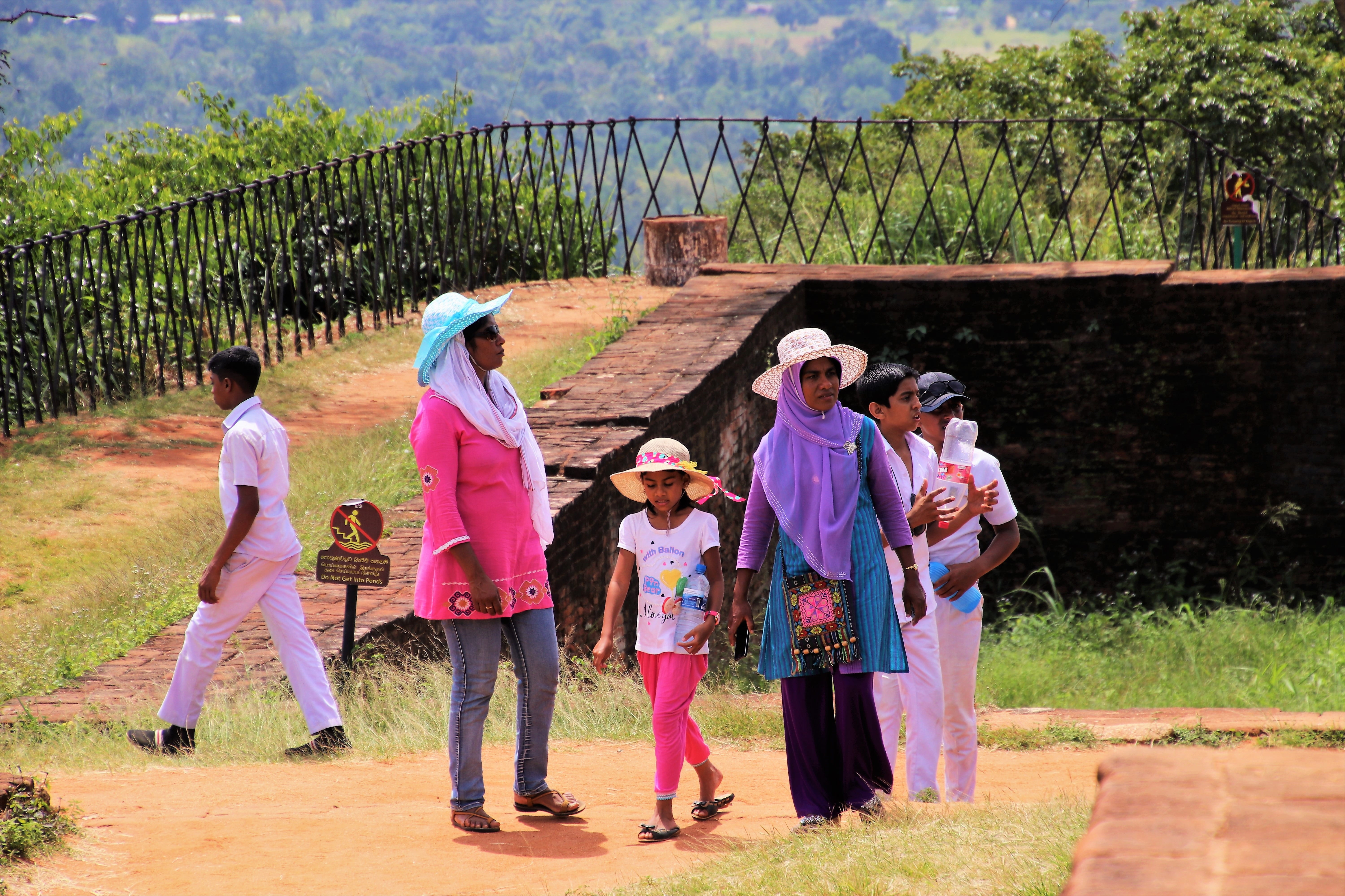 rest, day, portrait, family, lifestyle, a reasonable man, landscape, hats, women, full length, communities, togetherness, plant, tour, fresh air, men, sri lanka, HD Wallpaper