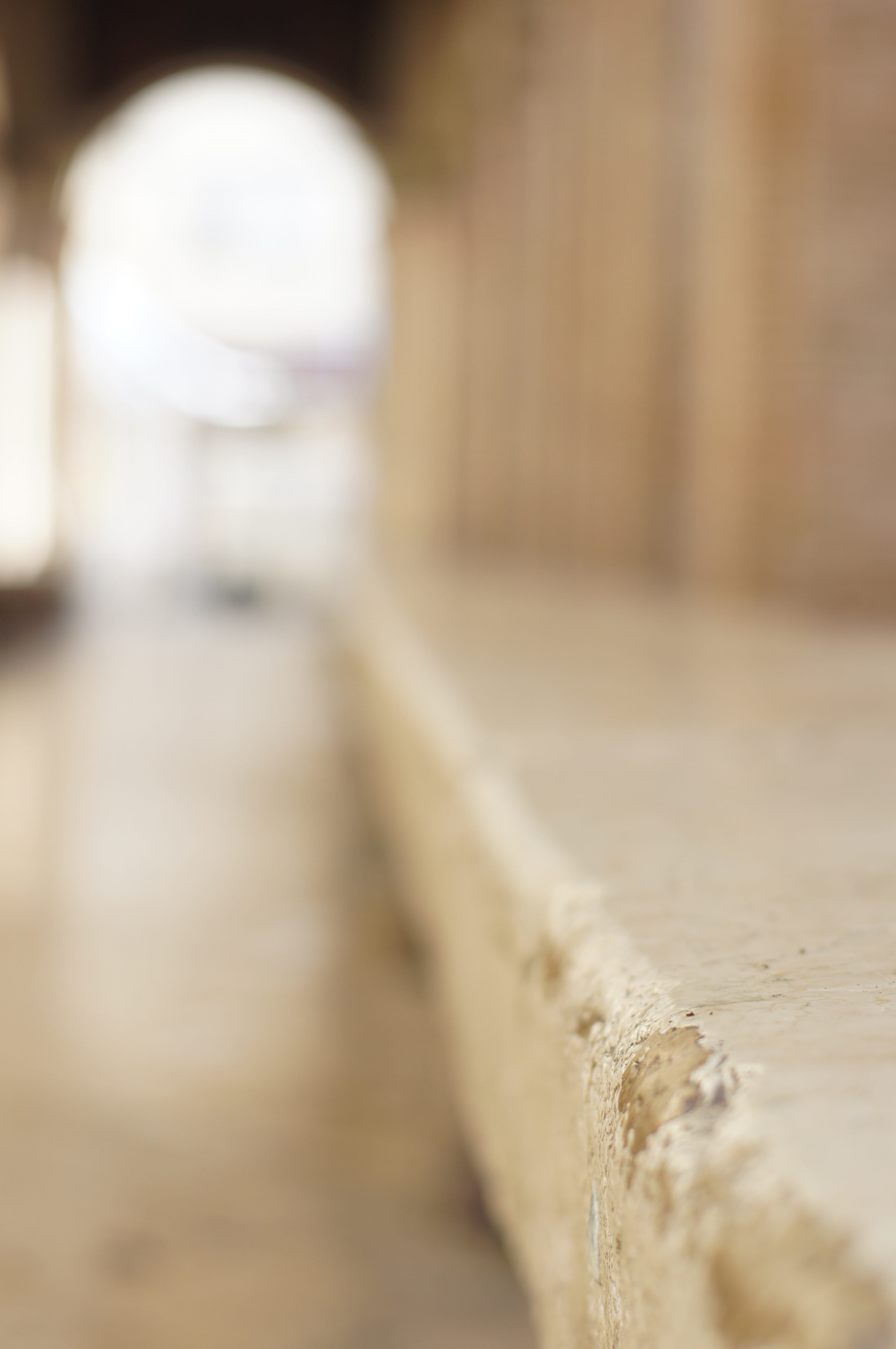 focus on foreground, outdoors, no people, city, wood - material, connection, close-up, selective focus, italien, architecture, nature, 4K, absence, footpath, Phone HD Wallpaper