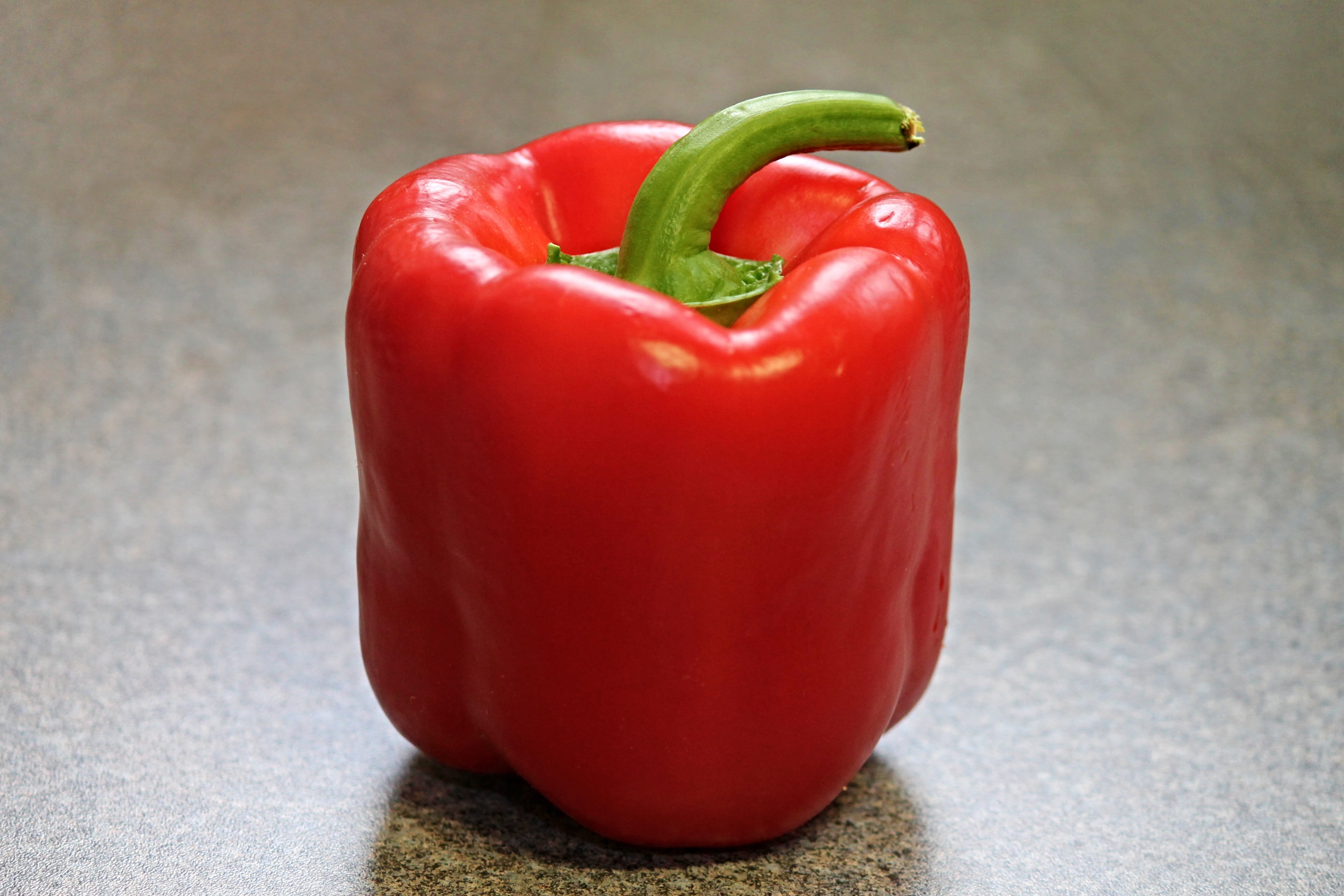 fresh, wellbeing, bell pepper, pod, vegetable, capsicum, indoors, freshness, chili pepper, 4K, jalapeno pepper, studio shot, stalk, close-up, eat, plant stem, HD Wallpaper