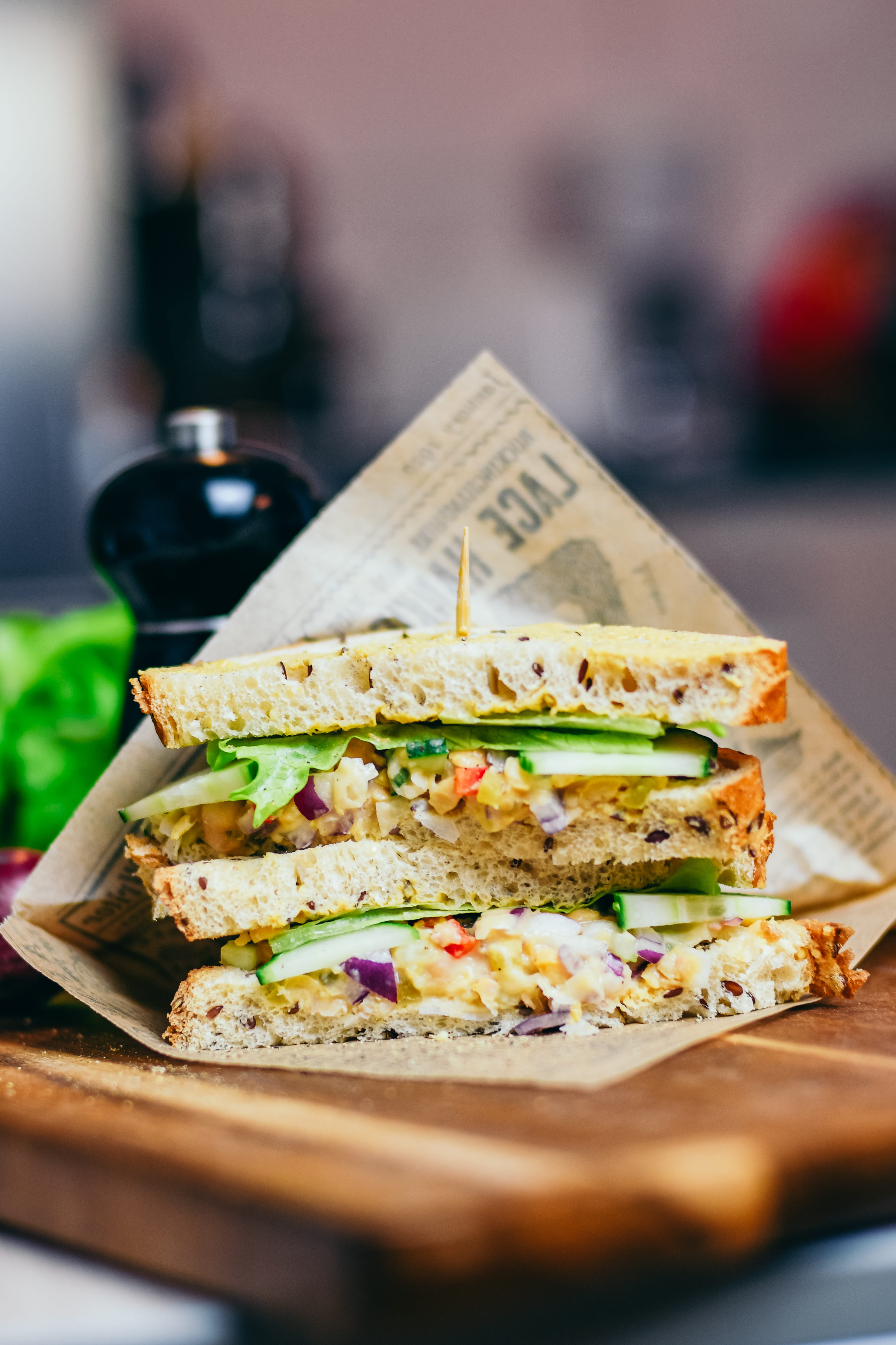 selective focus, tray, serving size, veganfood, bread, vegetable, 5K, close-up, no people, vegetarian food, focus on foreground, fruit, clubhouse, healthy, Phone HD Wallpaper