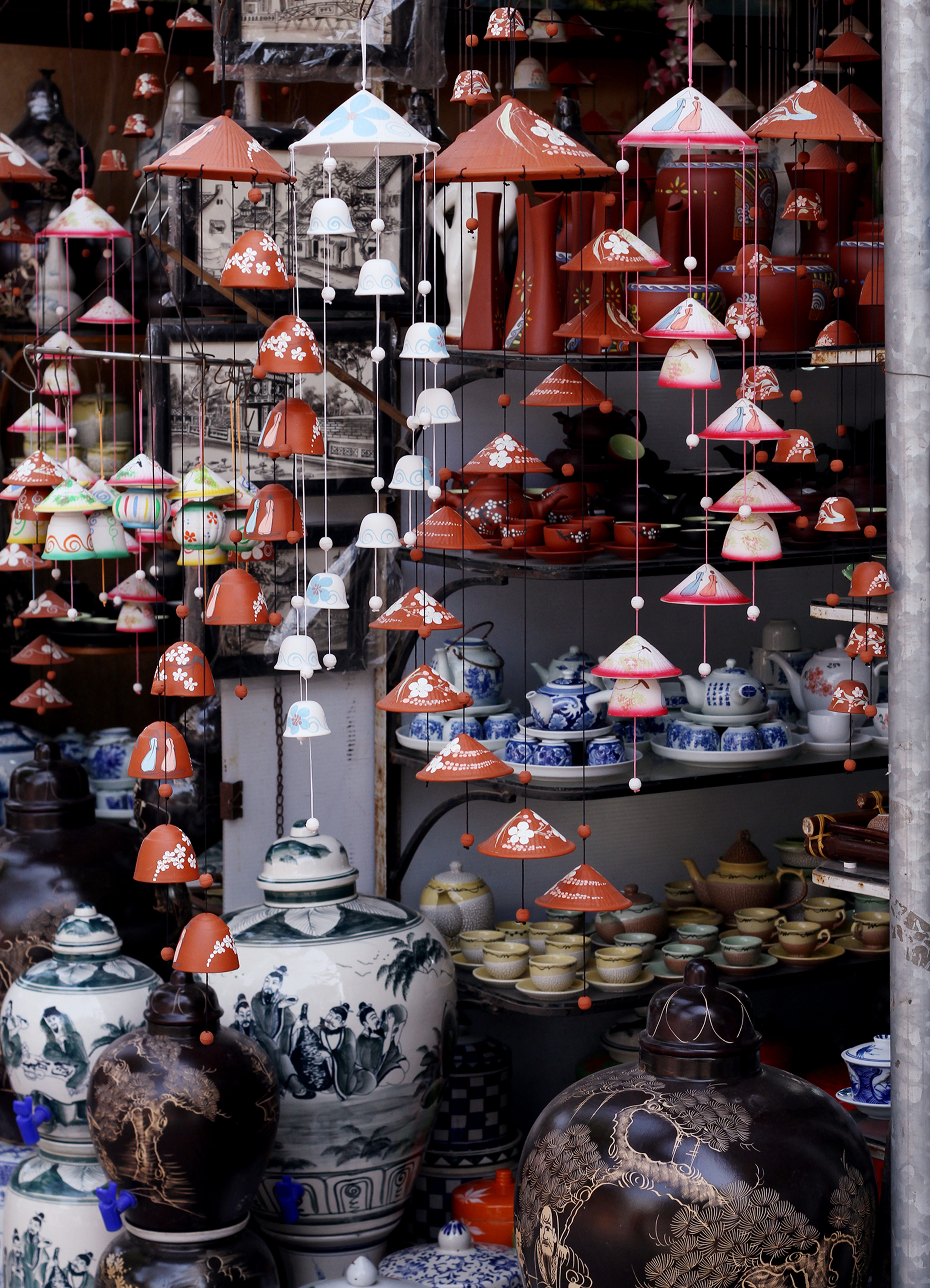 indoors, abundance, retail, retail display, Bat Trang, for sale, Shop, container, antique, Wall, variation, craft, market stall, collection, art and craft, Phone HD Wallpaper