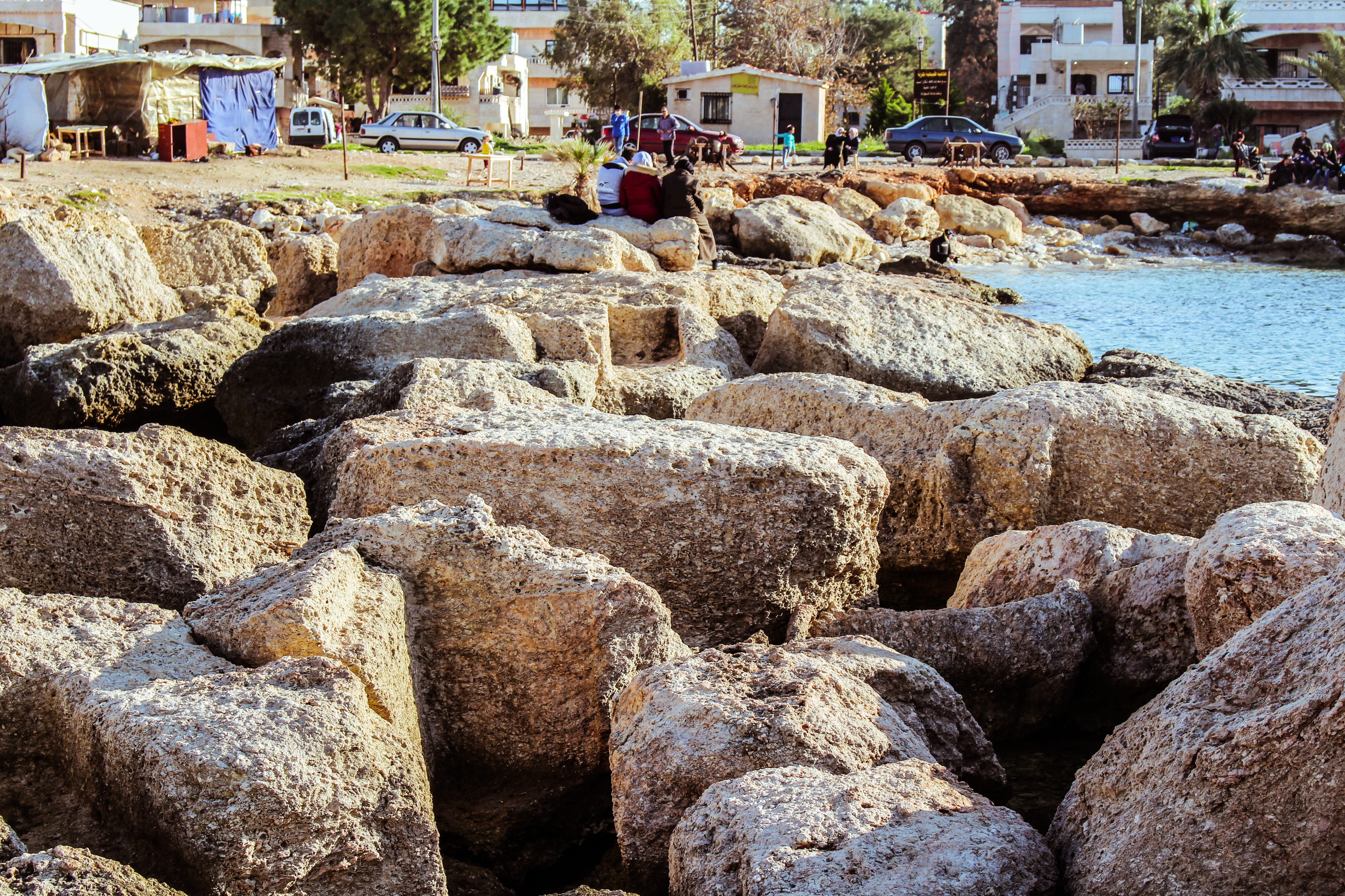 group of people, 5K, leisure activity, architecture, outdoors, incidental people, built structure, solid, roc, rock - object, nature, rock, lifestyles, HD Wallpaper
