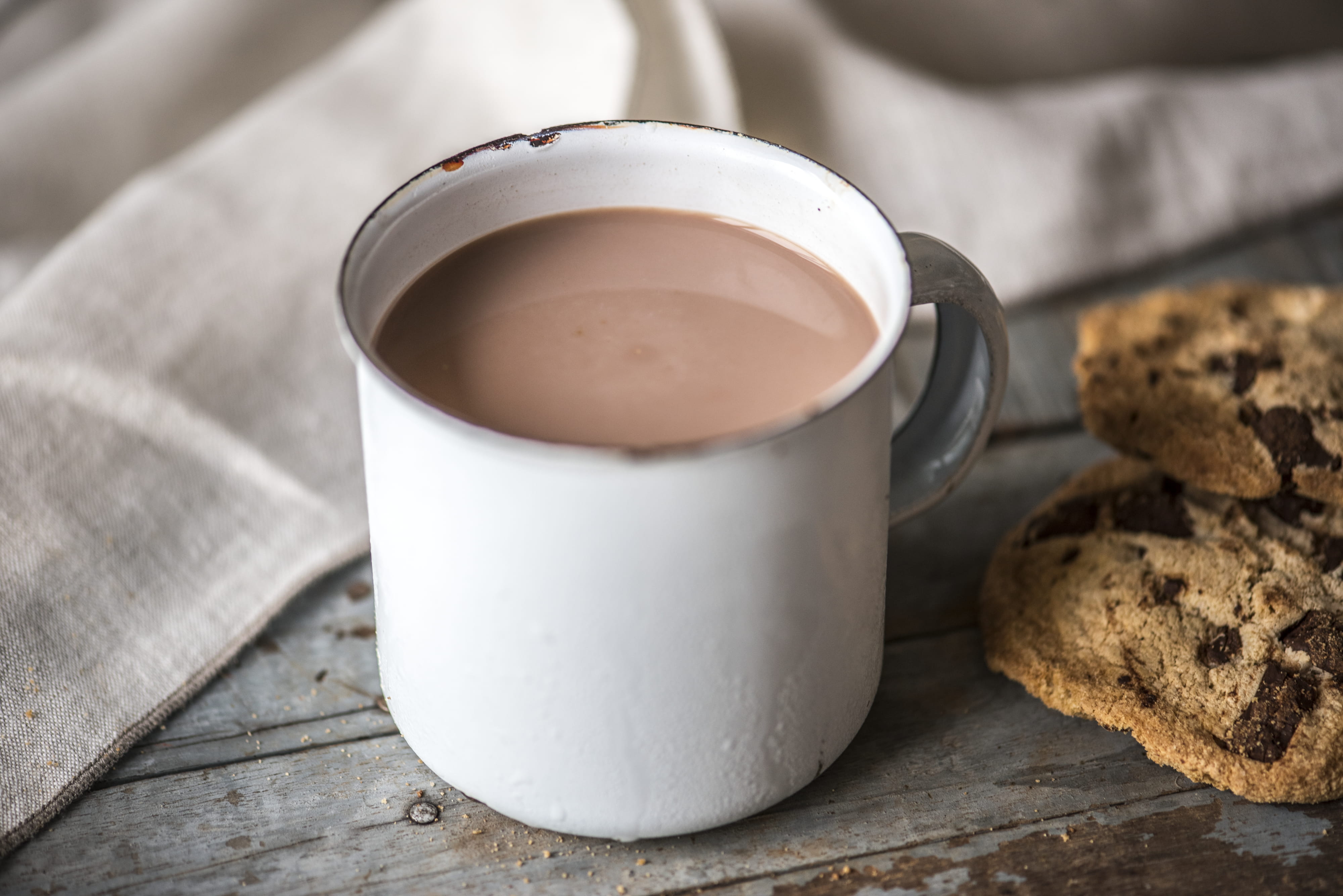 rustic, cookies, no people, biscuit, tasty, breakfast, yummy, beverage, mug, chocolate chip, macro, drink, homemade, dairy product, sweet, cocoa, delicious, HD Wallpaper