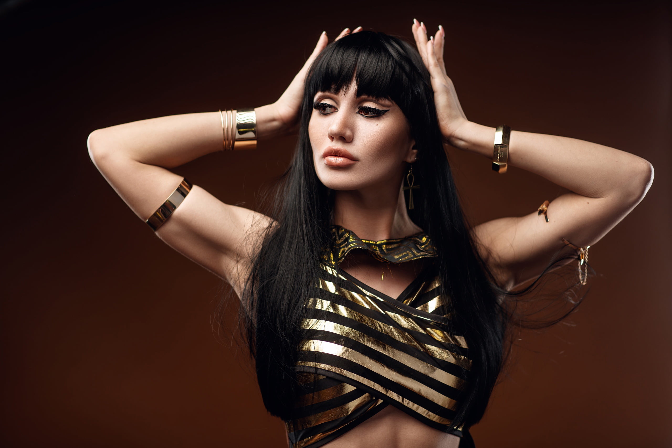 2K, hands, brunette, pose, background, Sergey Sorokin, style, long hair, girl, bracelets, makeup, Cleopatra, HD Wallpaper