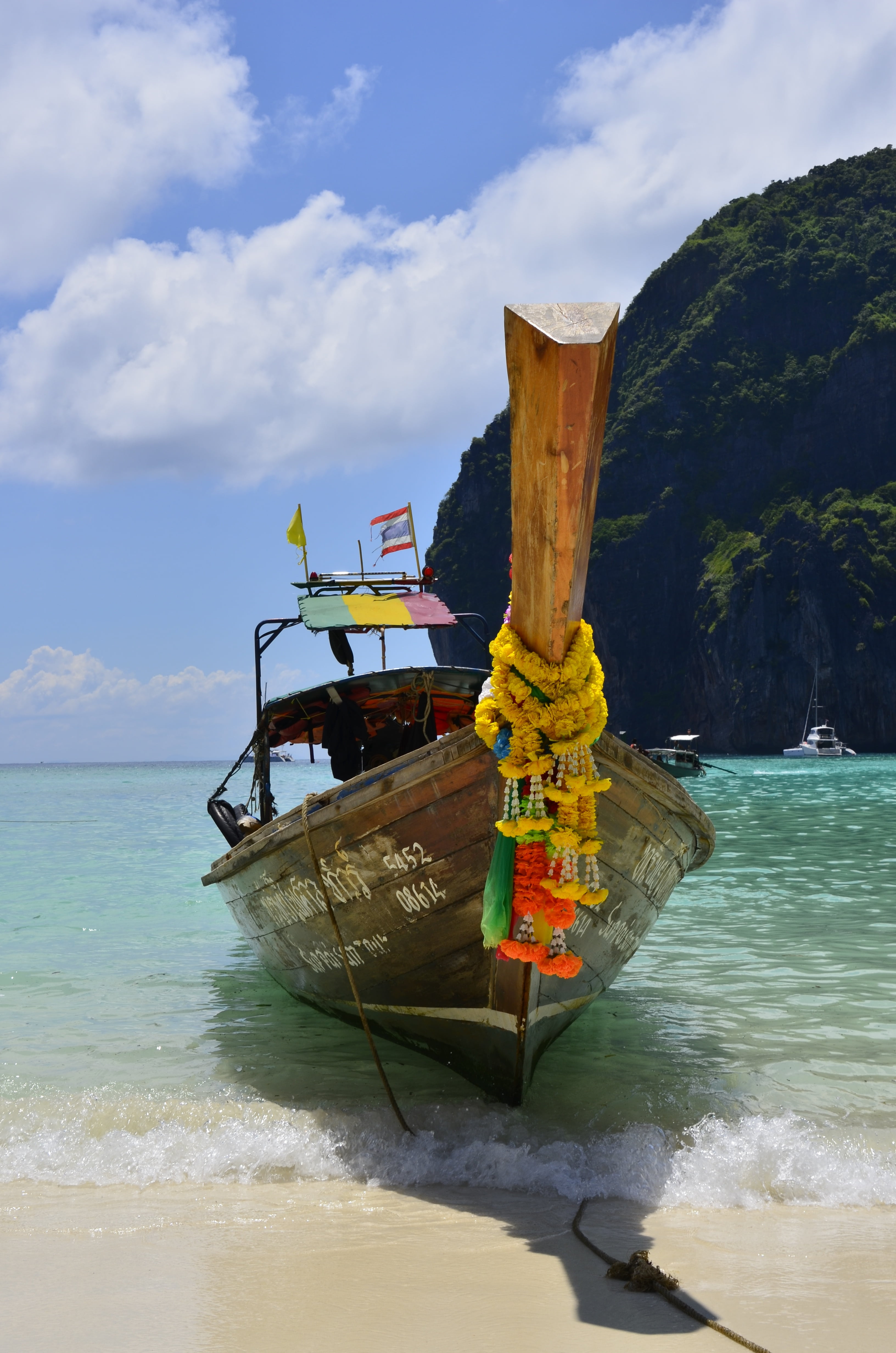 travel, cloud - sky, beach, beauty in nature, moored, krabi, 4K, no people, luxury, boat, sea, land, scenics - nature, nautical vessel, day, outdoors, Phone HD Wallpaper