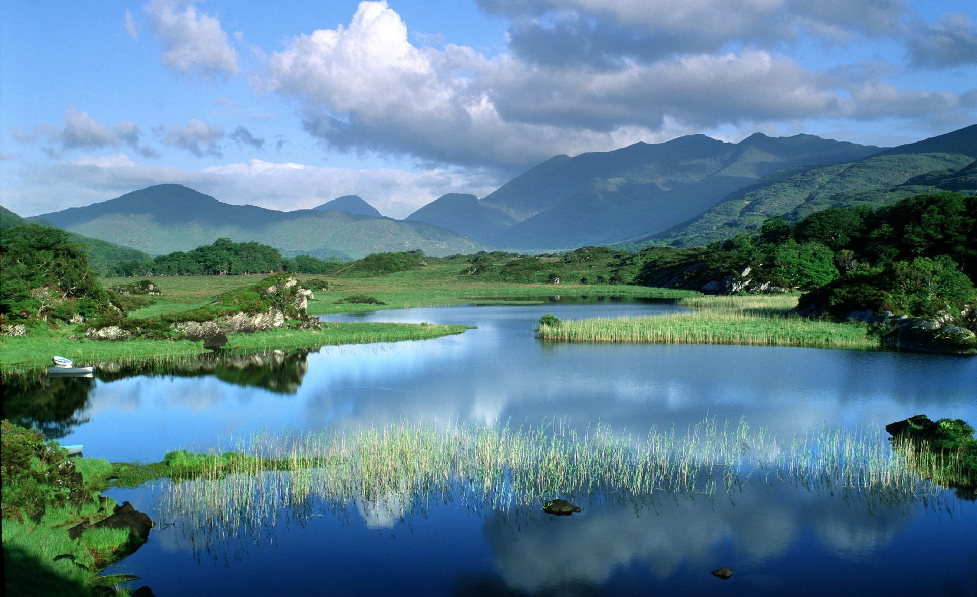non-urban scene, day, green, reflection lake, mountains, water, killarney, plant, killarney, sky, no people, ireland, europe, mountain range, tranquil scene, HD Wallpaper