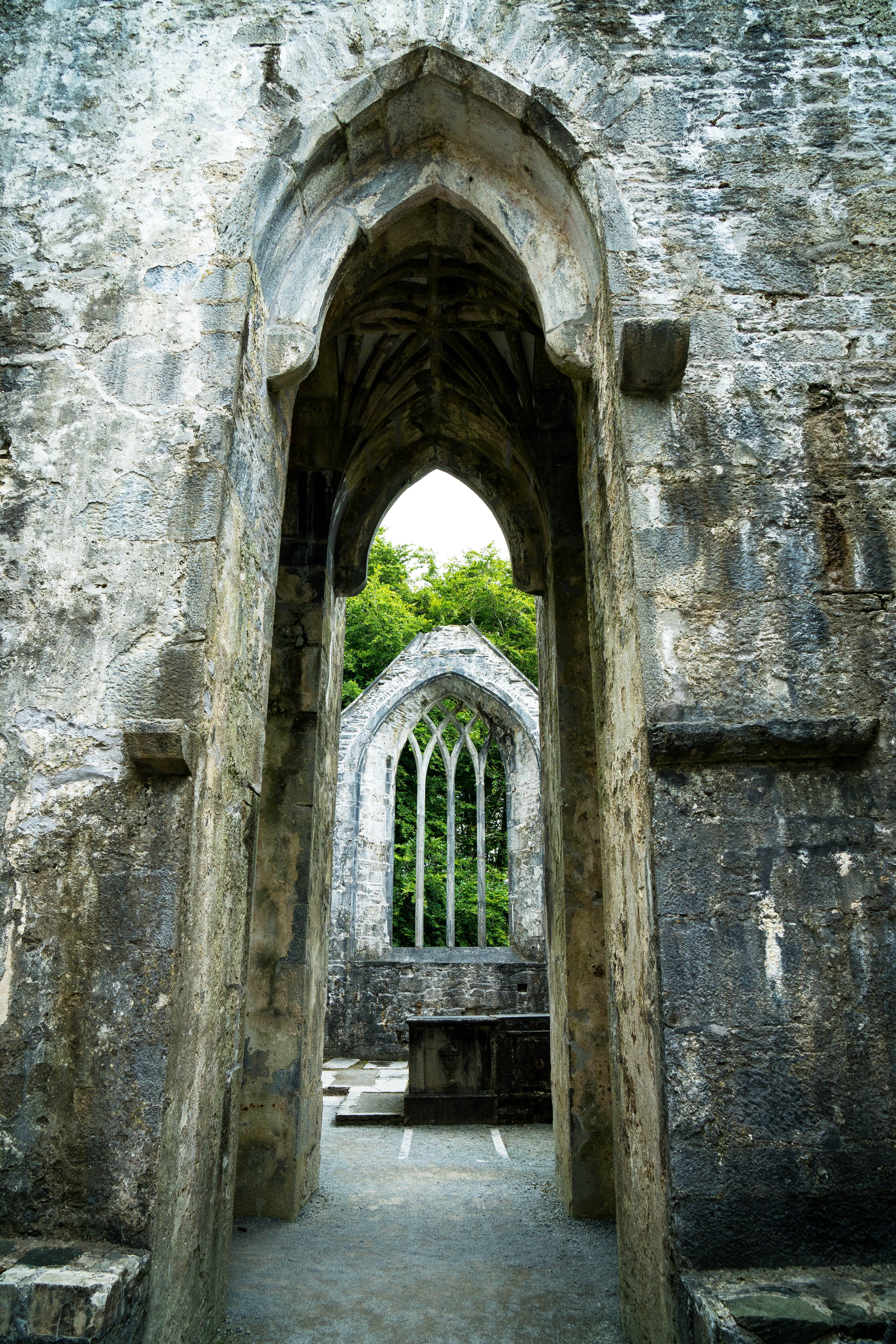 stone house, county kerry, kerry, irish, old building, killarney, arch, the way forward, direction, outdoors, wall - building feature, weathered, history, Phone HD Wallpaper